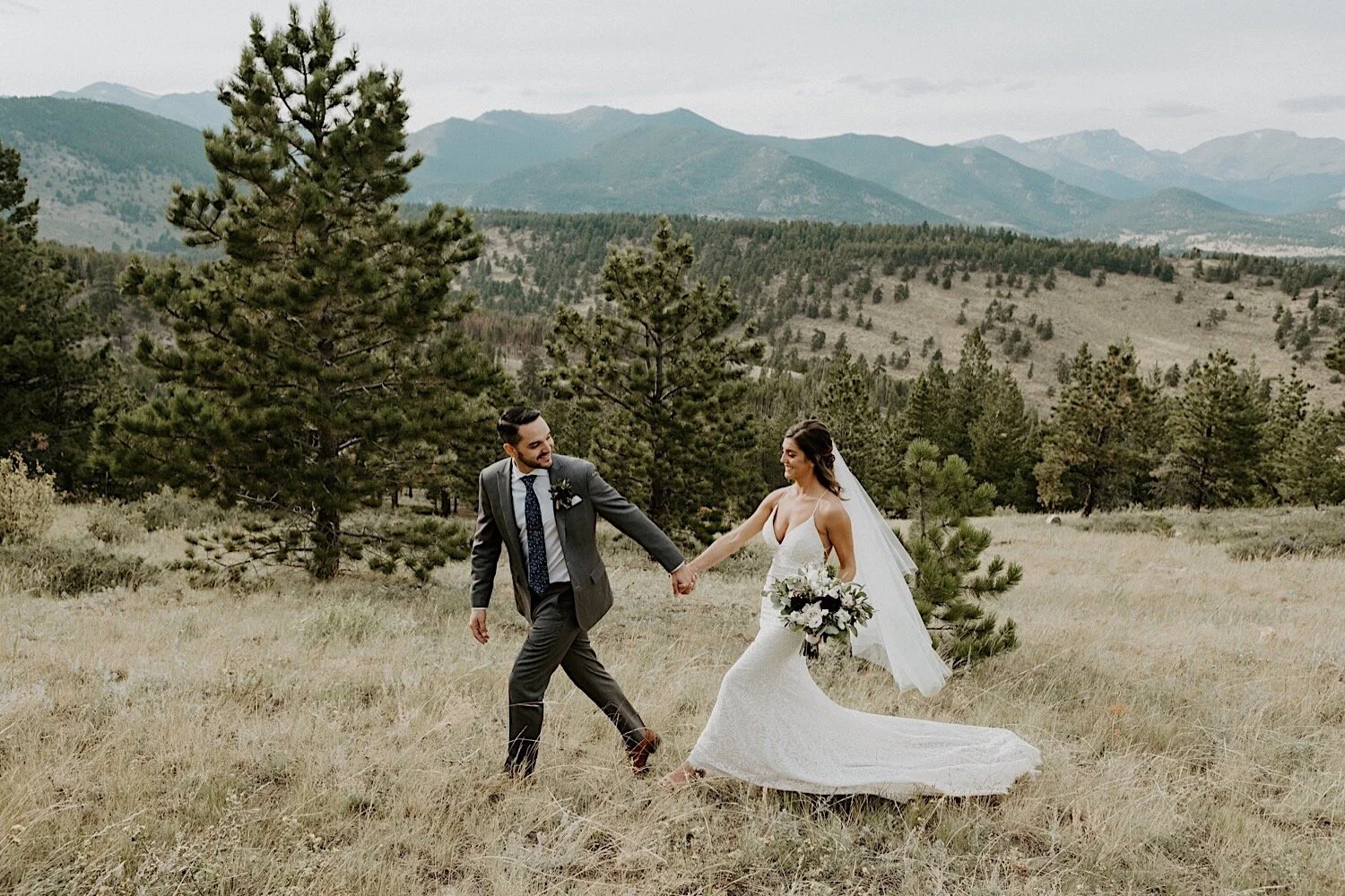 A YMCA OF THE ROCKIES WEDDING AT THE OVERLOOK IN ESTES PARK, COLORADO