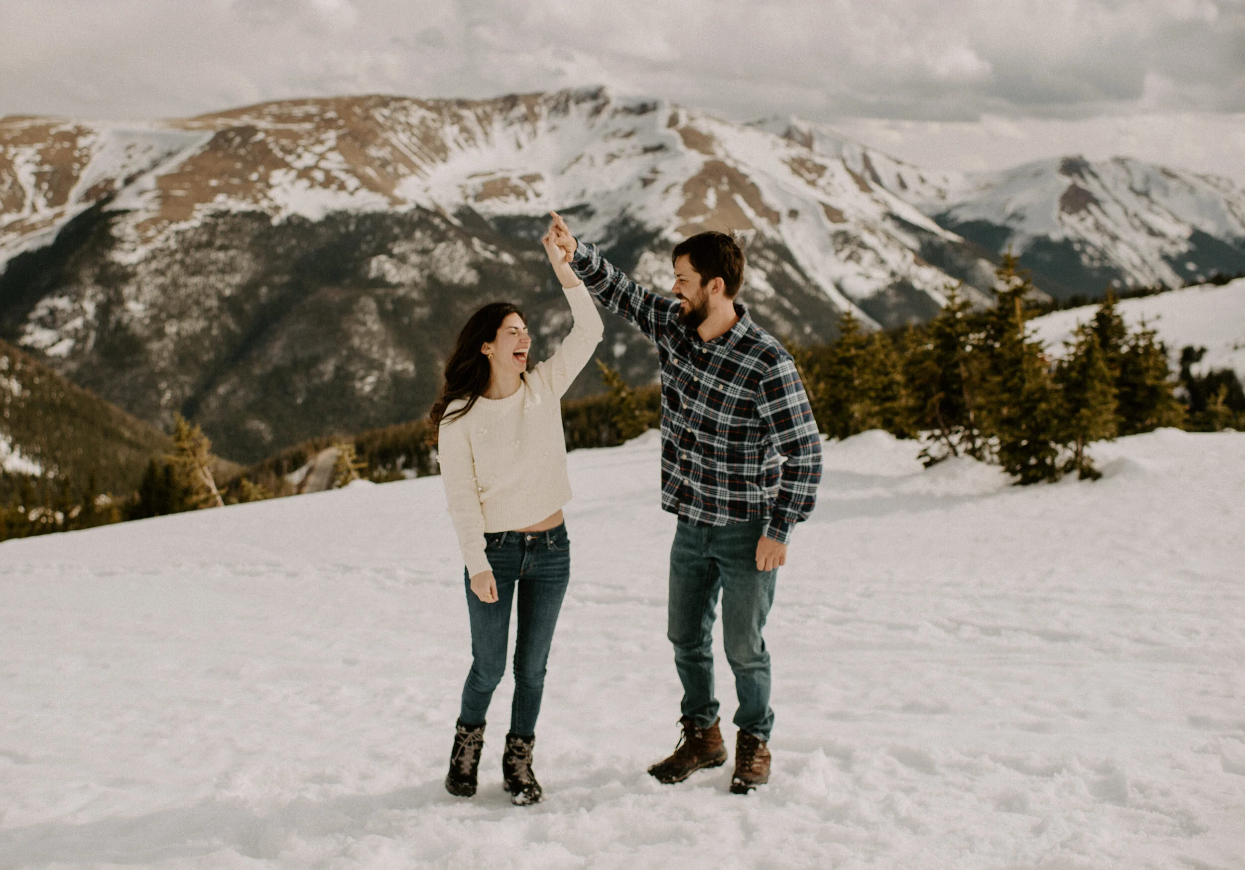  Winter Park, Colorado engagement photographer. Colorado engagement and wedding photography. Engagement session outfit inspiration. Winter engagement session. Winter Park, Colorado wedding photographer. Alyssa Carpenter Photo. Save the date inspiration. Snowy engagement photos.  