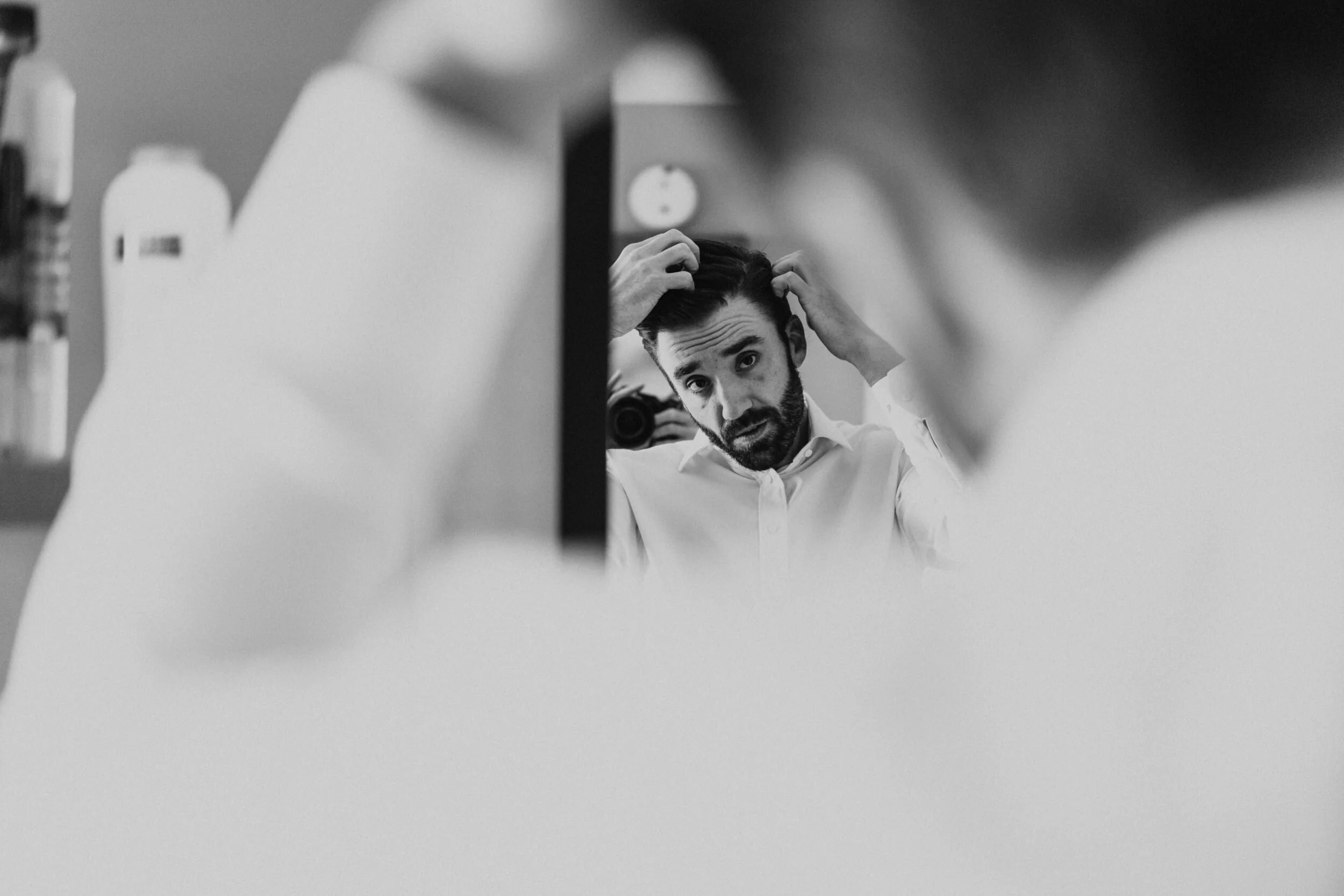  Bride getting ready before wedding at Florida Rustic Barn in Plant City, Florida. Tampa, Florida wedding venue. Florida wedding photographer. Tampa wedding photographer. Florida Rustic Barn wedding.  