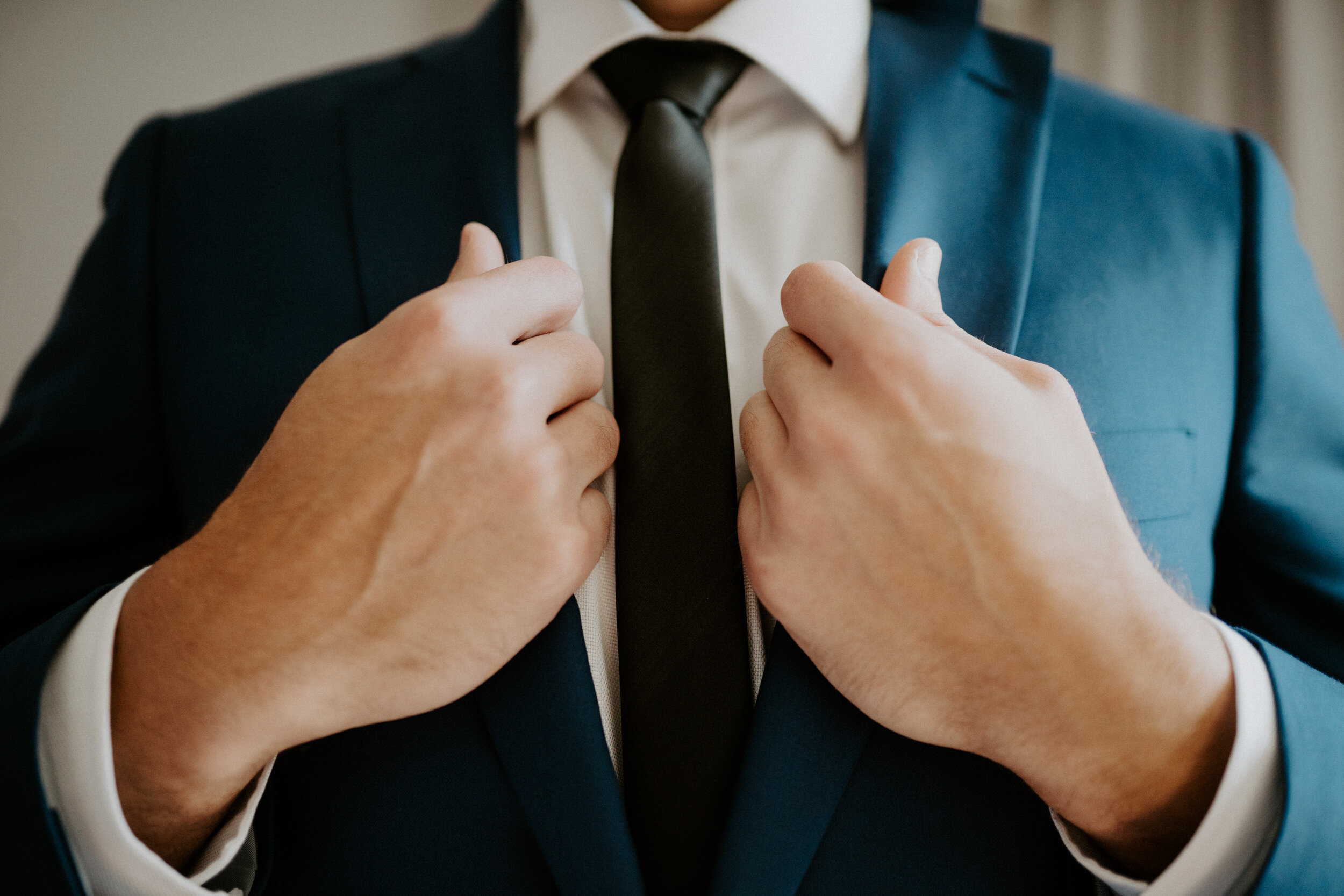  Groom getting ready before wedding at Florida Rustic Barn in Plant City, Florida. Tampa, Florida wedding venue. Getting ready photo ideas.  Florida Rustic Barn Wedding venue.  Florida wedding photographer. Tampa wedding photographer.  Florida wedding photos.  