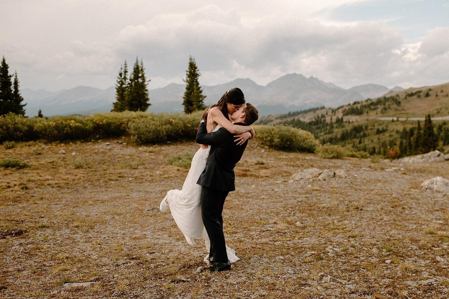 All this snow today has me dreaming of summer days running around the mountains in dresses 🥰 Missing this day and these two cuties so much!! 
&bull;
&bull;
&bull;
&bull;
&bull;
&bull;
&bull;
&bull;
&bull;
#coloradoweddingphotographer #coloradoweddin