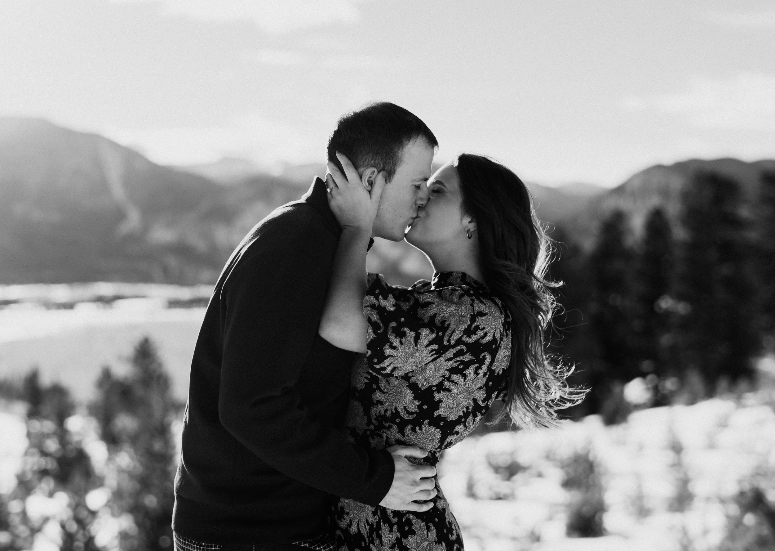  Sapphire Point engagement session. Winter engagement photos. Snowy engagement photo inspiration. Lake Dillon engagement session. Colorado wedding photographer. Engagement session outfit ideas. Alyssa Carpenter, elopement and wedding photography.  