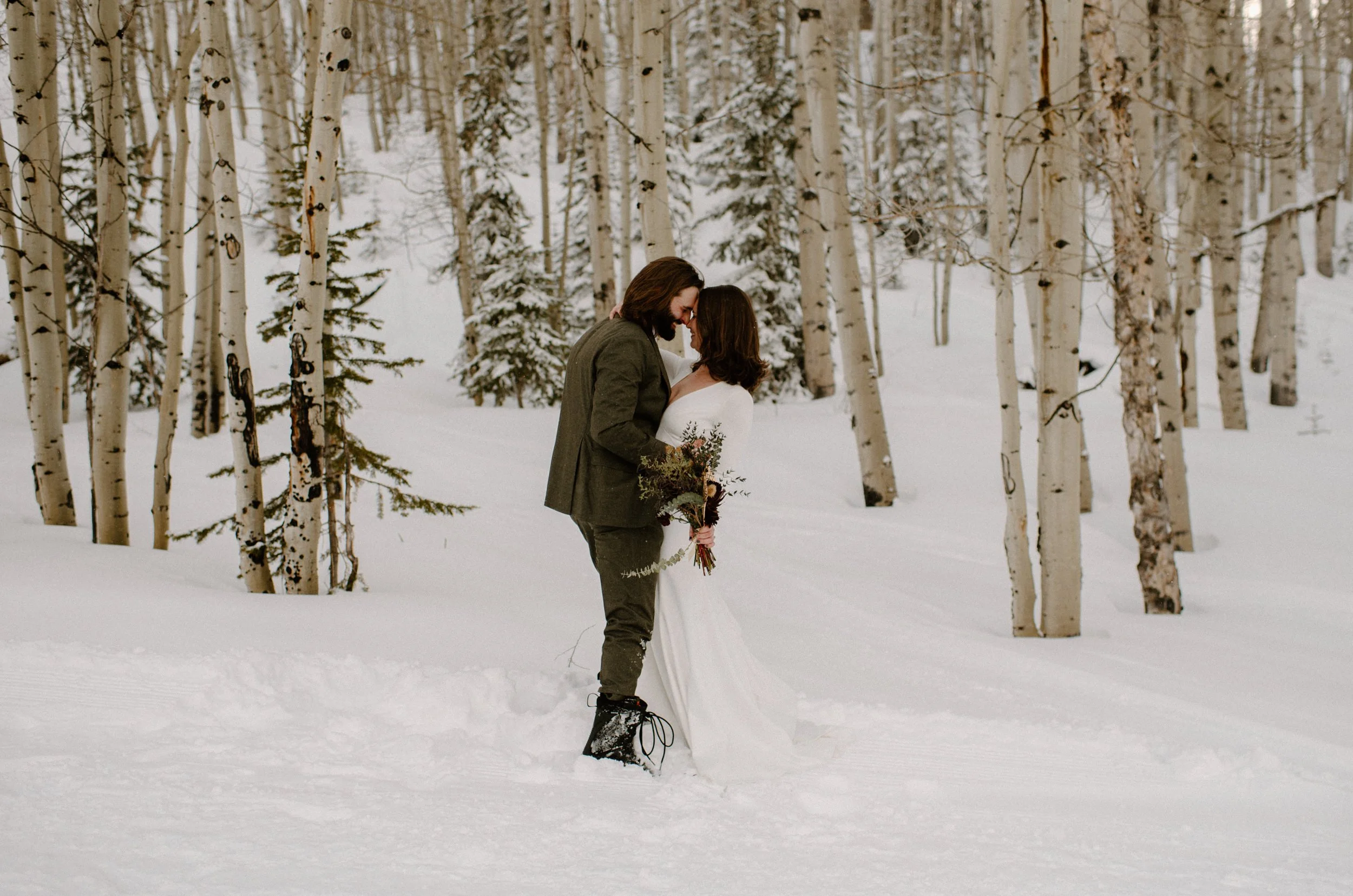 A GLENWOOD SPRINGS, COLORADO SKIING ELOPEMENT AT SUNLIGHT MOUNTAIN RESORT