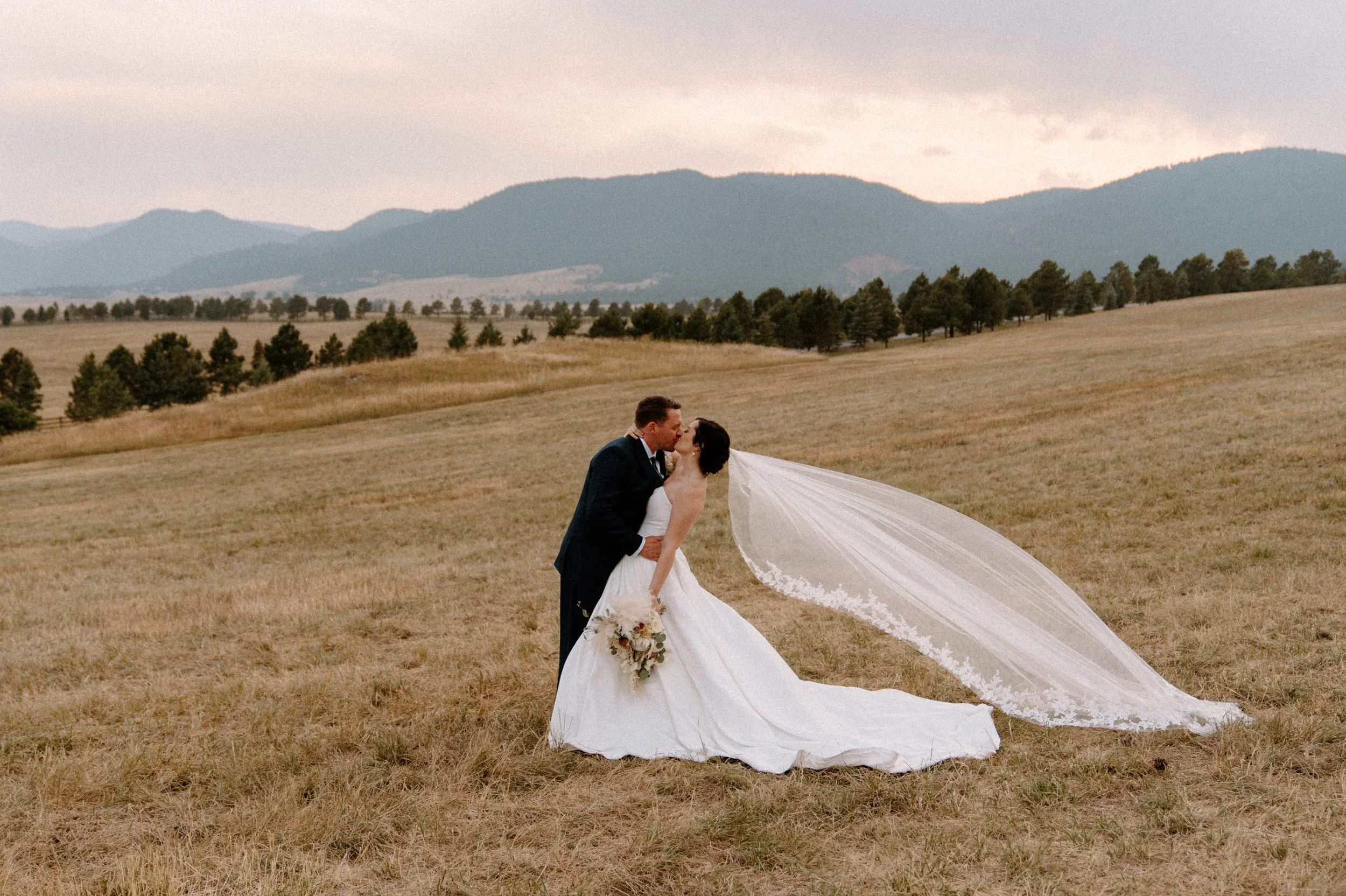 A SPRUCE MOUNTAIN RANCH WEDDING IN LARKSPUR, COLORADO 