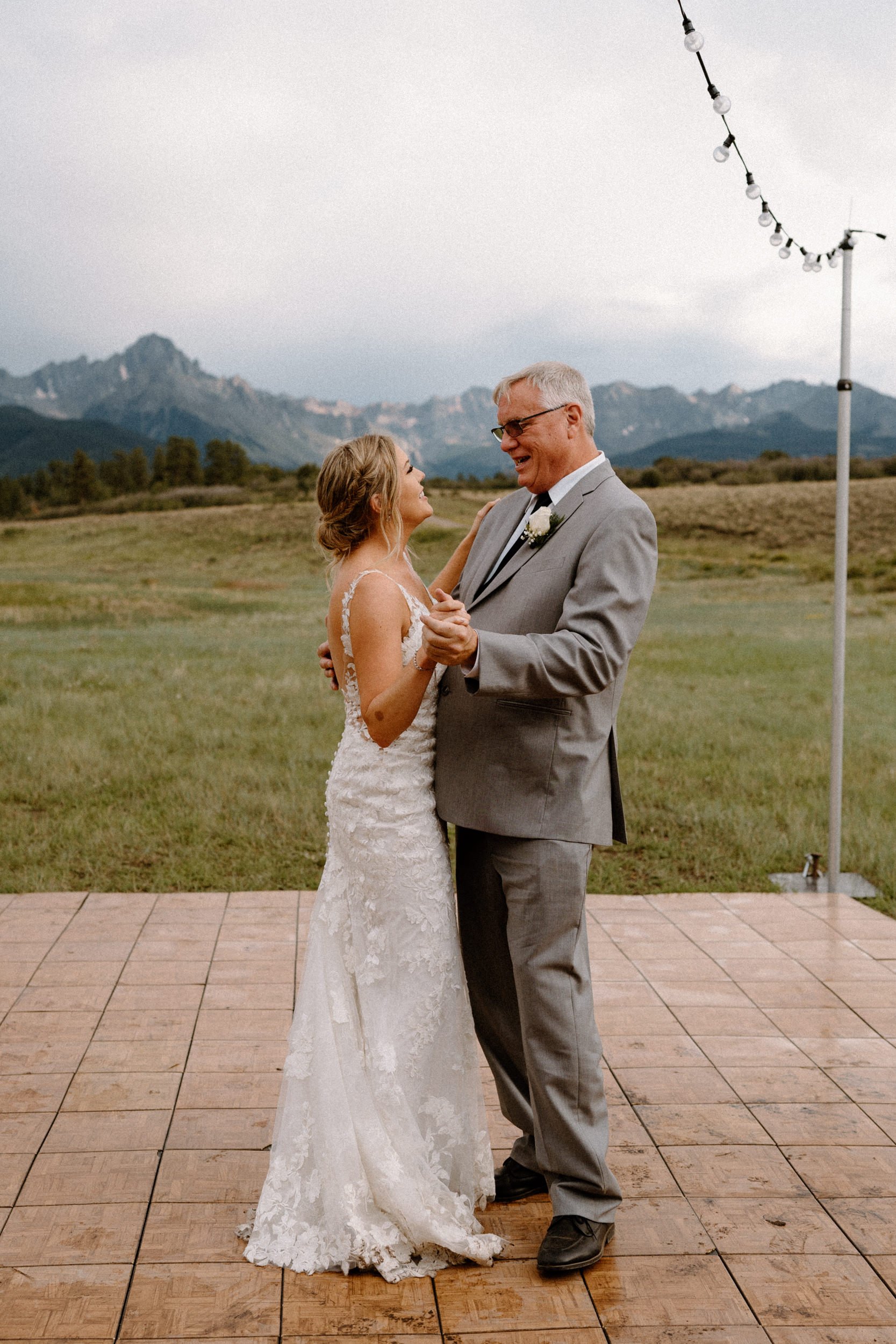 Bride and her father share their father/daughter dance