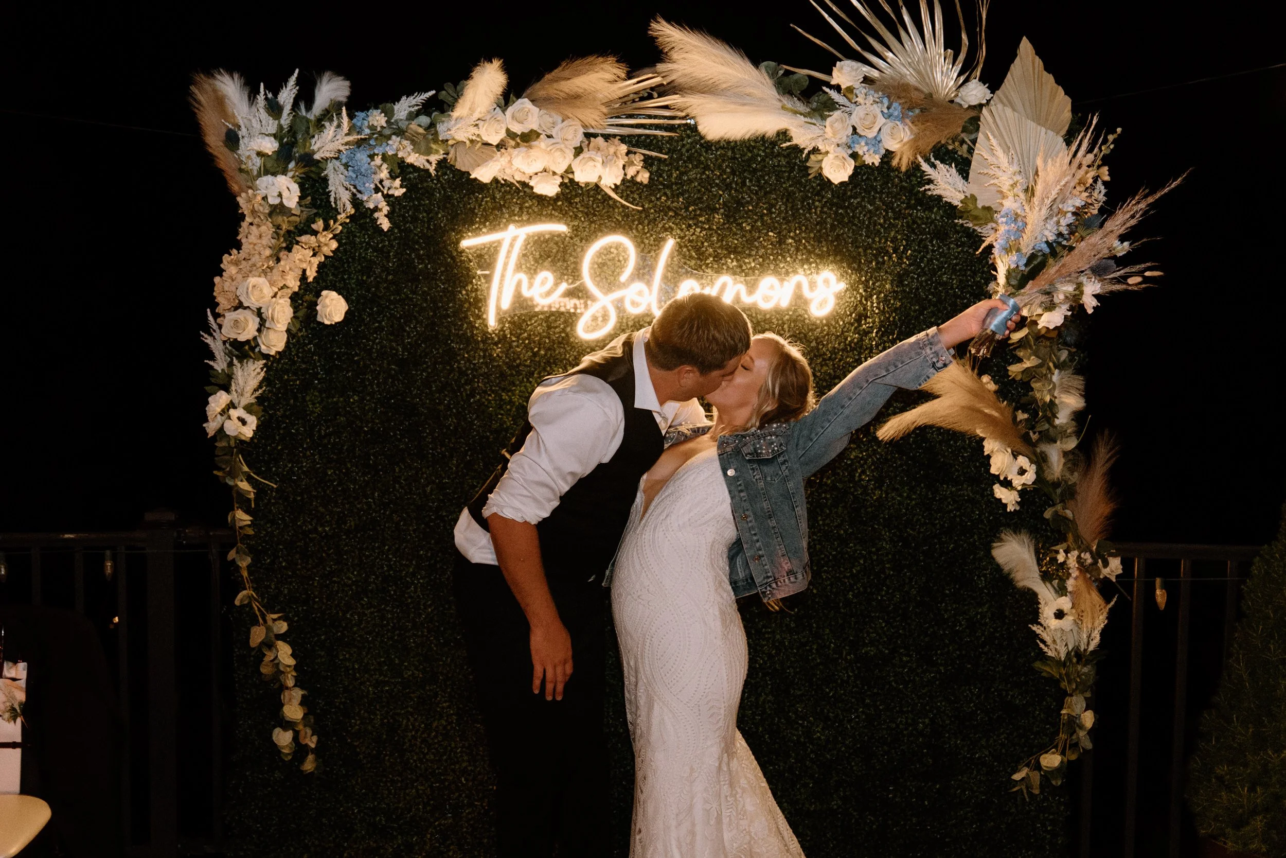 A BOHO SUMMER WEDDING AT DELLA TERRA MOUNTAIN CHATEAU IN ESTES PARK, COLORADO 