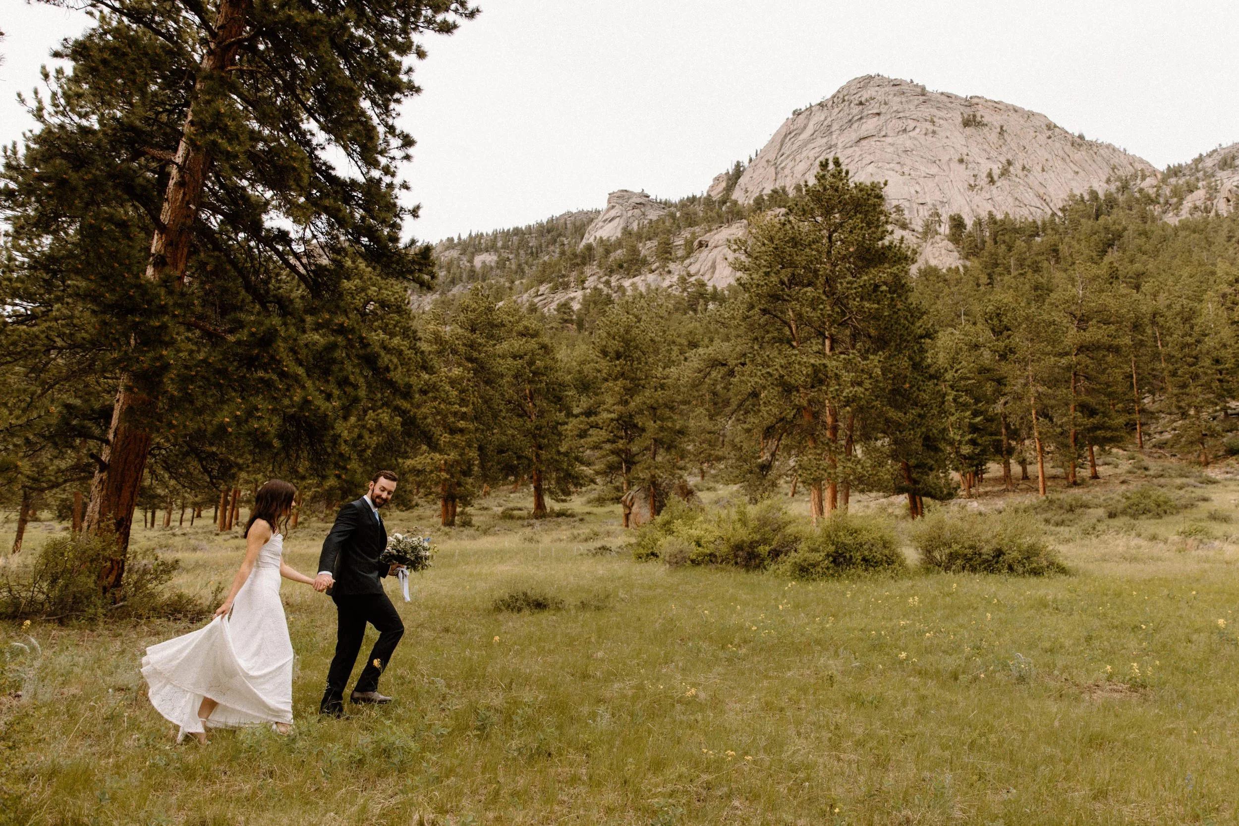 A SUMMER COLORADO WEDDING DAY AT DELLA TERRA MOUNTAIN CHATEAU 