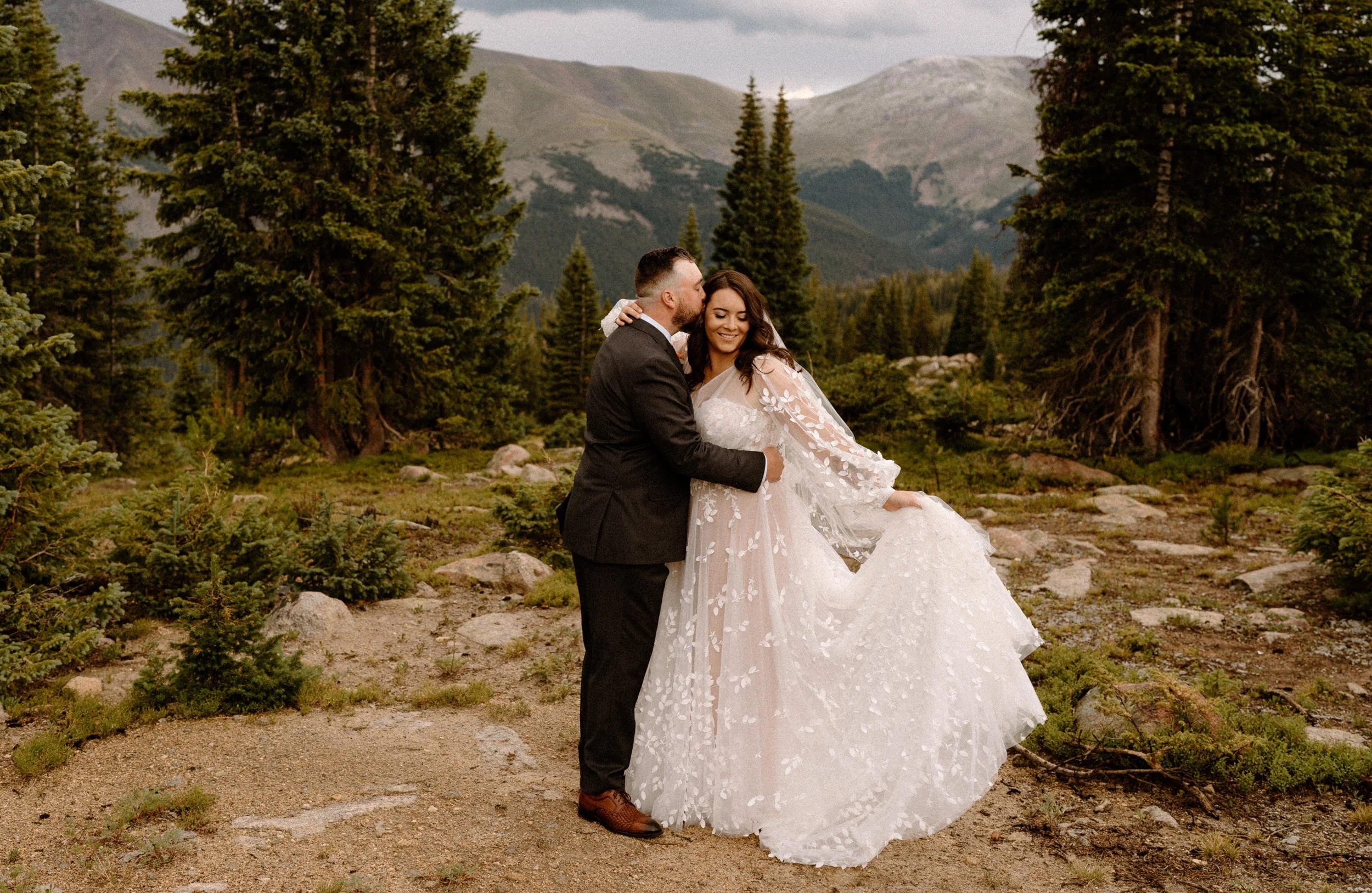 A COLORADO MOUNTAIN WEDDING AT LUNCH ROCK IN WINTER PARK, COLORADO