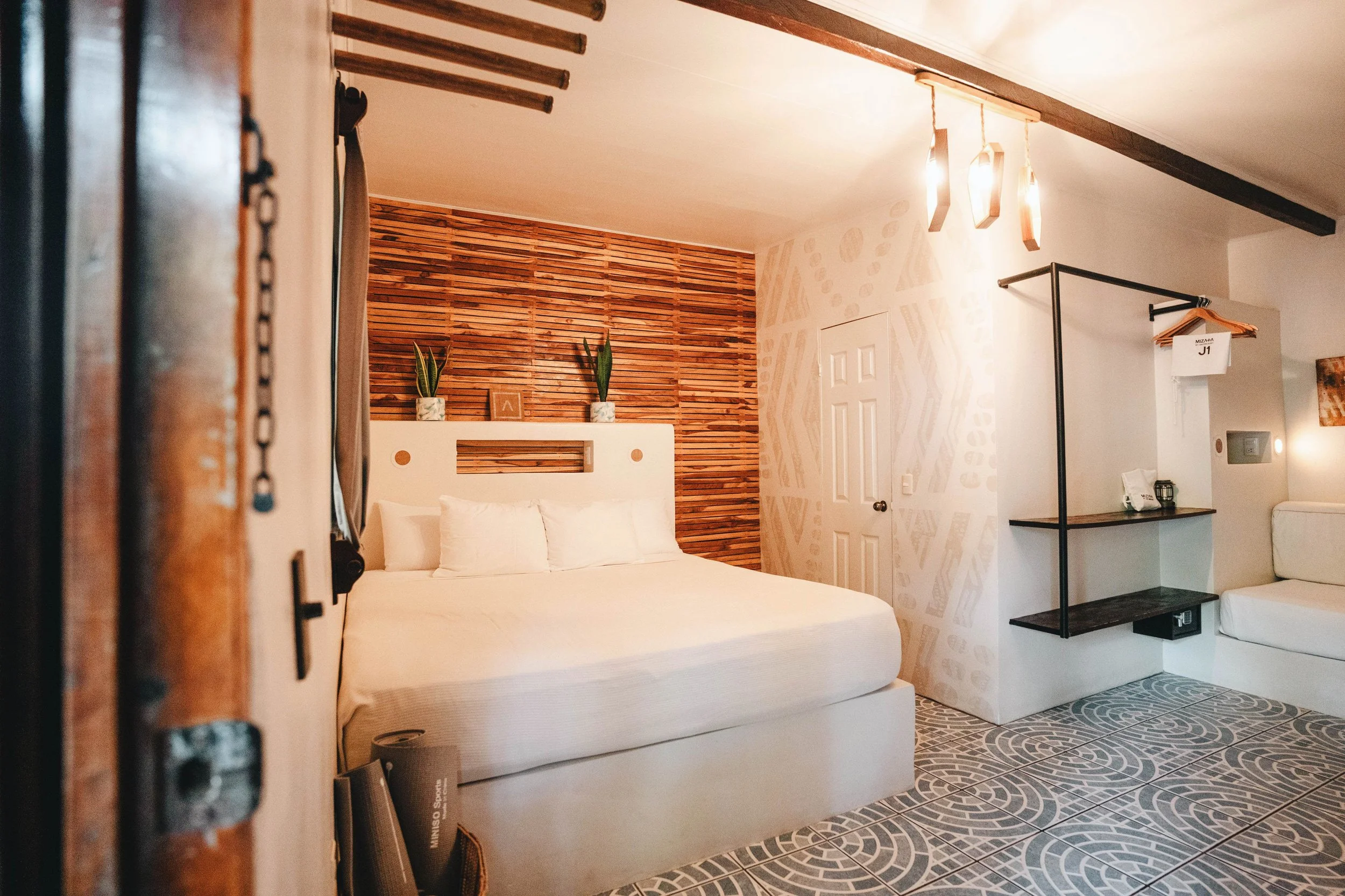 Bed 2.jpg
