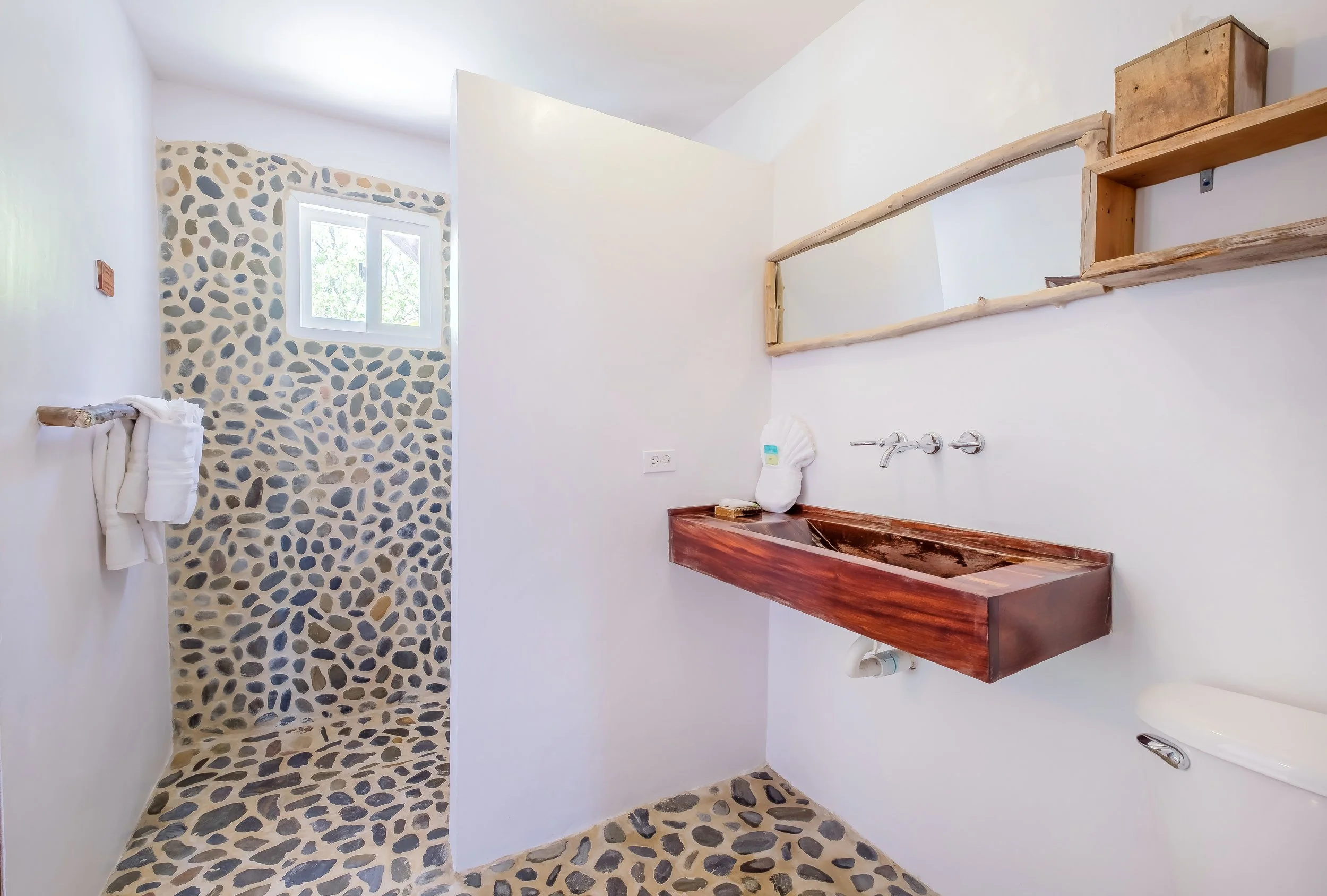 Thatch Caye Premier Cabana Bathroom.jpg