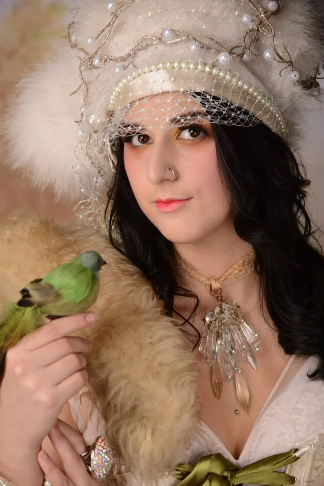 Lou Freeman Avant Garde Rosa Makeup.jpeg