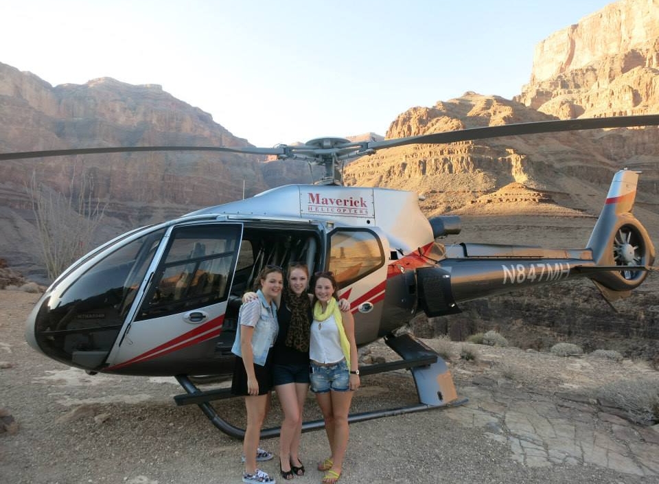 theflyingpinup_helicopter