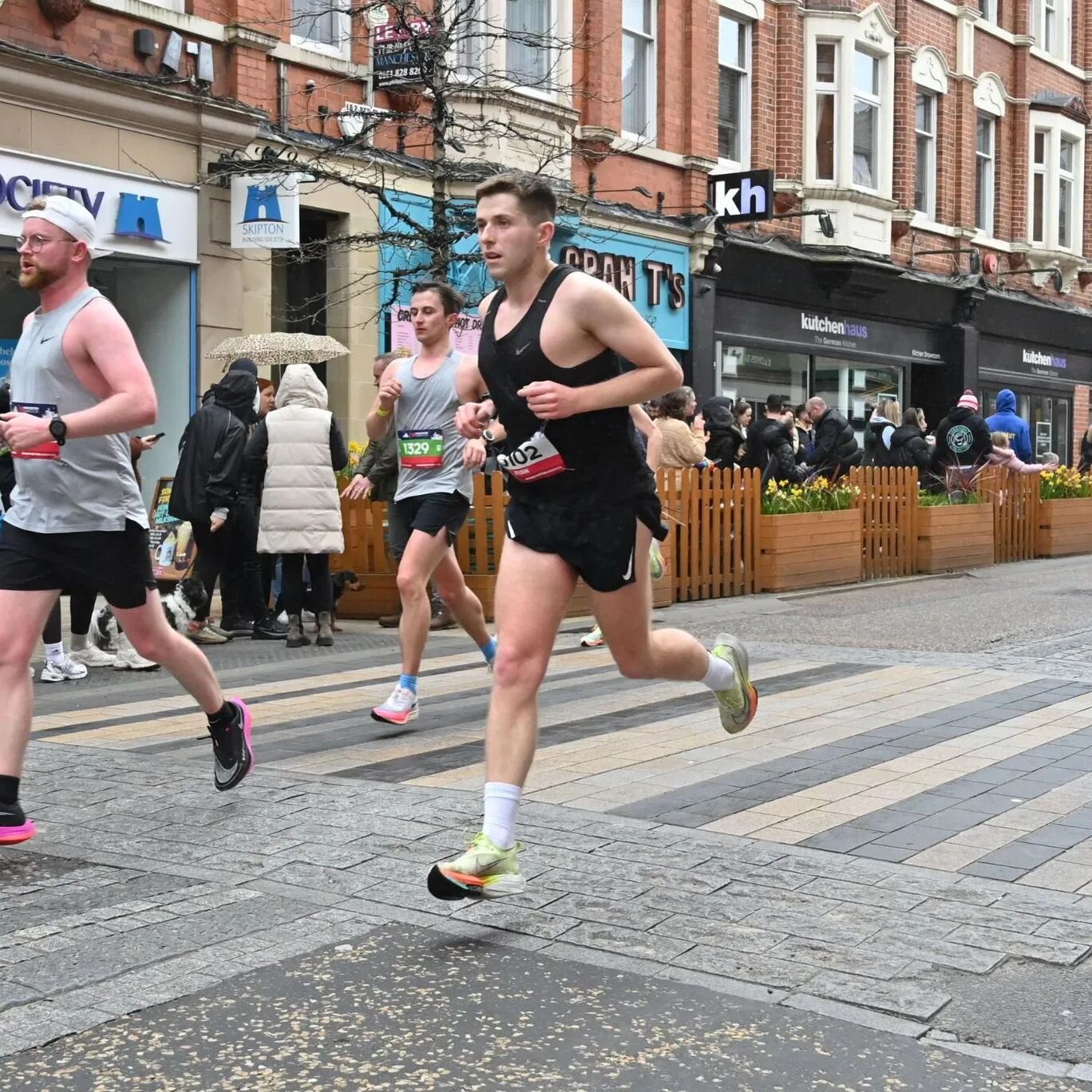 Extra special props to @ryan_murphy_94 SUB 3 MARATHON at Manchester on Sunday with a 2:58 💥 

Last year we travelled to Copenhagen and Ryan's efforts were thwarted by a collision with another runner in the final few kilometres. 
It's a hard slog, tr