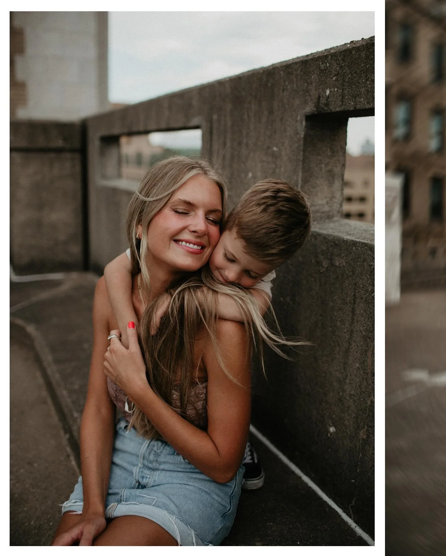 In a world full of such darkness, there is a relief and an overwhelming feeling of joy being in the beauty of His light which radiates through in so many different ways&hellip; like meeting new people, who turn to friends. The lord blesses us in myst