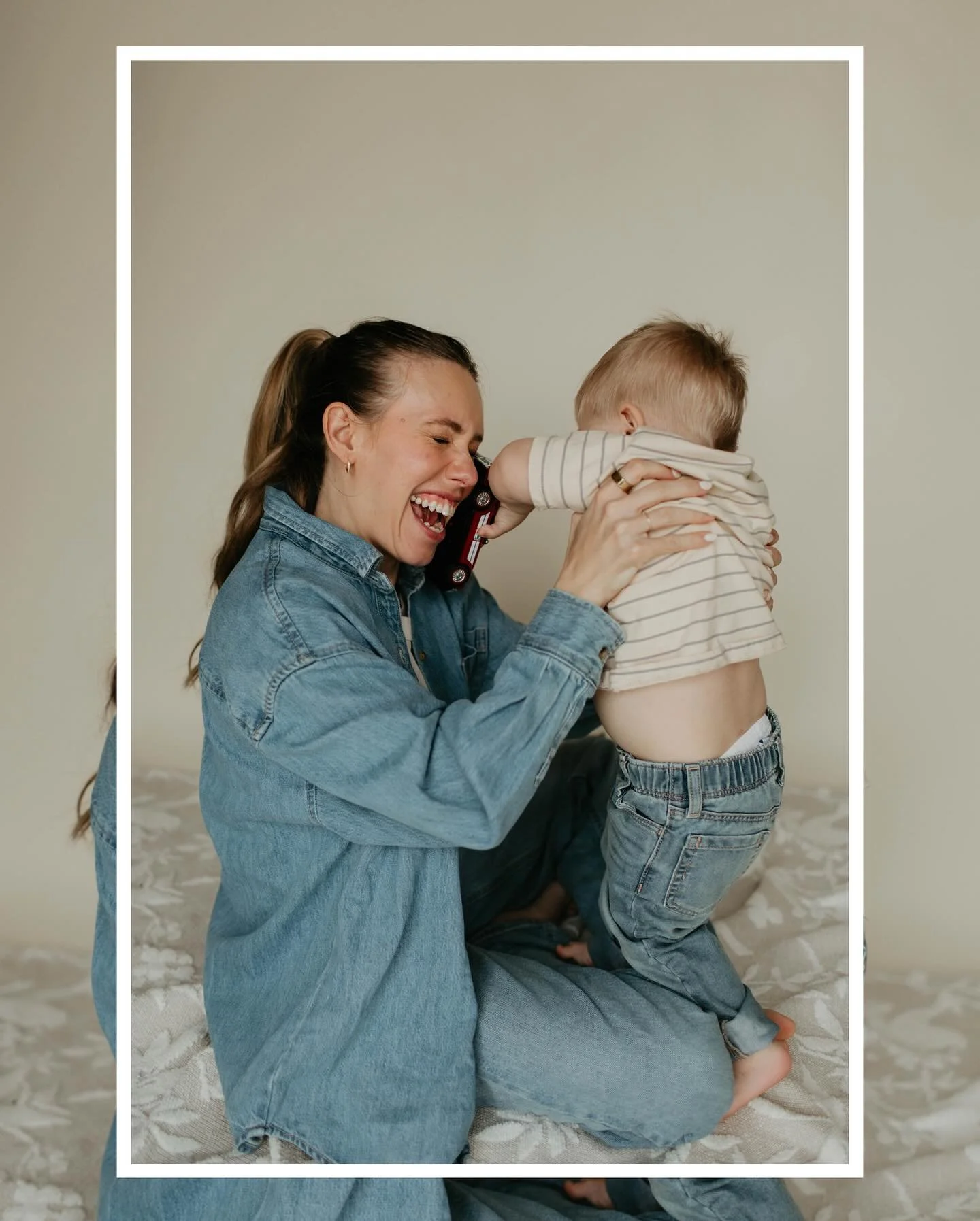 These studio vibe sessions are some of my favorite sessions to date 😍💕 This vibe makes a perfect setting for newborn sessions and sessions with littles during the colder temps 😌 #photographer #centralillinoisphotographer #sarahainsleephotography