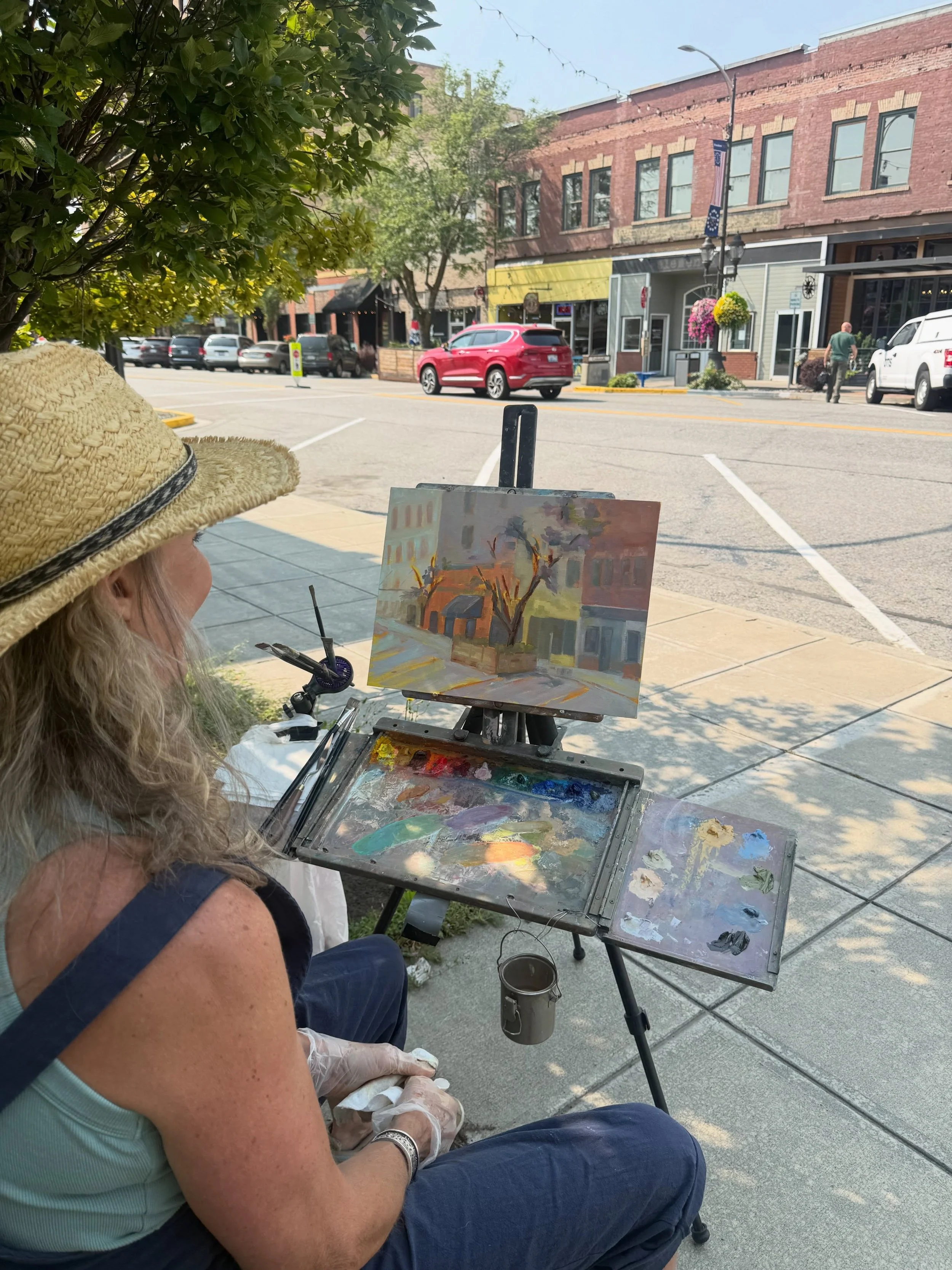 Day 1 of the Annual Plein Air Event 🖼️

If you see yourself or your art tag yourself in the comments! 🙌