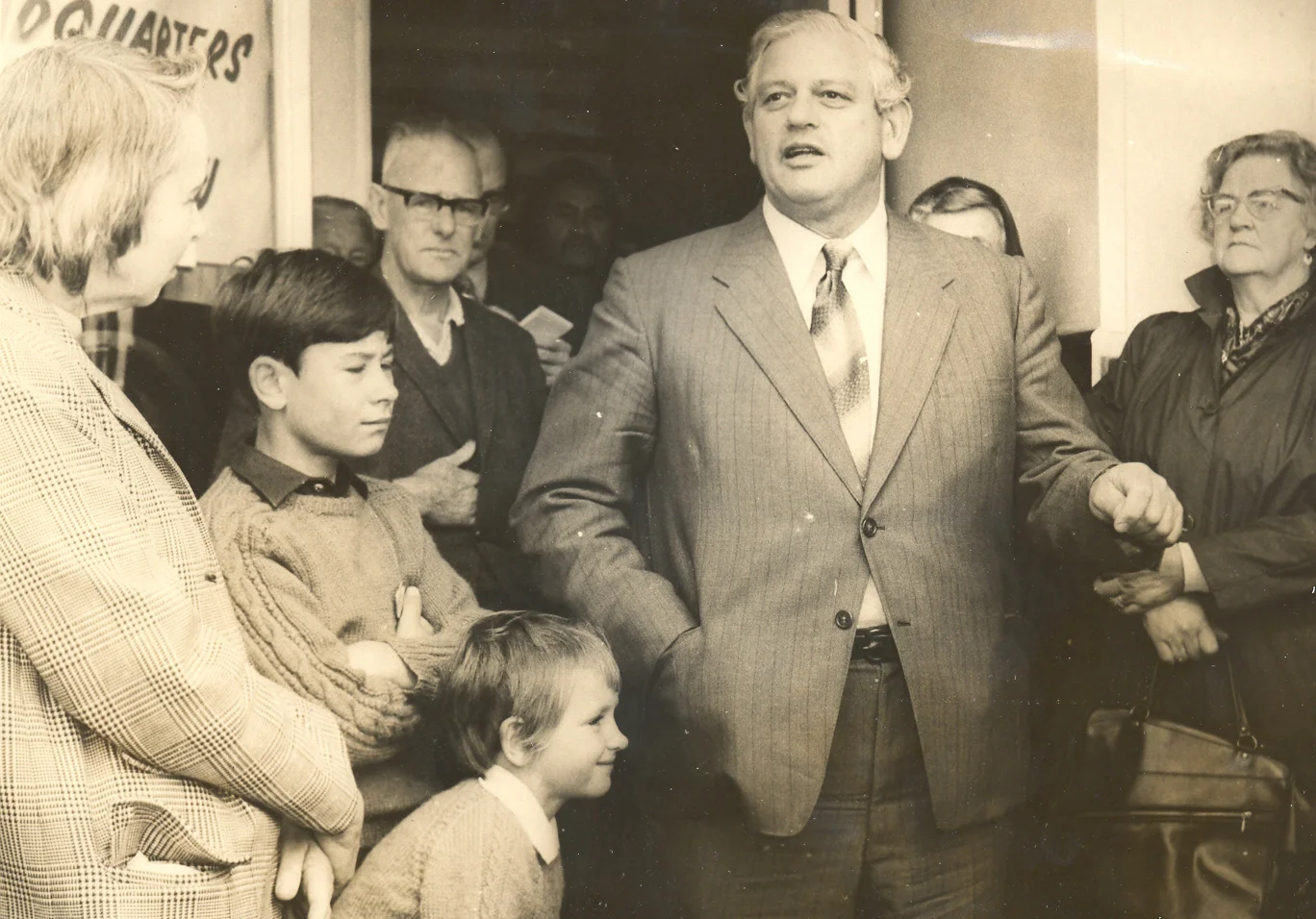 Norman_Kirk_Levin_1972.jpg