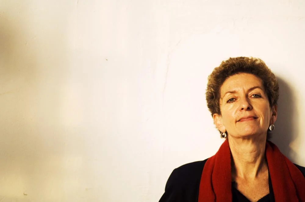 Ruth Beckerman 1978 年,露丝·贝克曼参与创立了电影发行公司 filmladen,为之奋斗了 7 年。在这一时期,露丝·贝 克曼开始拍摄电影和写作。1985 年起,她担任编剧 和电影制作人。2016 年的电影《梦想的人》入围多 个国际电影节。贝克曼目前正在准备她的下一个项 目 :《瓦尔德海姆——遗忘的艺术》。 In 1978, Ruth Beckermann (co-)founded the distribution company filmladen in which she was active for seven years. In this period Ruth Beckermann started to make films and to write books. Since 1985 she works as a writer and filmmaker. Her 2016 film "The Dreamed Ones" was selected at several international festivals. Beckermann is currently preparing her next project: "Waldheim – The Art of Forgetting".