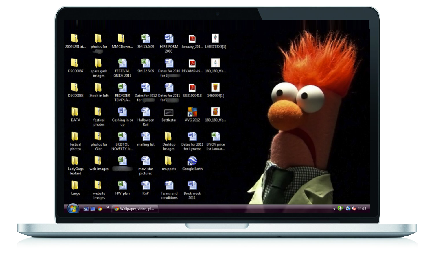 messy desktop.png