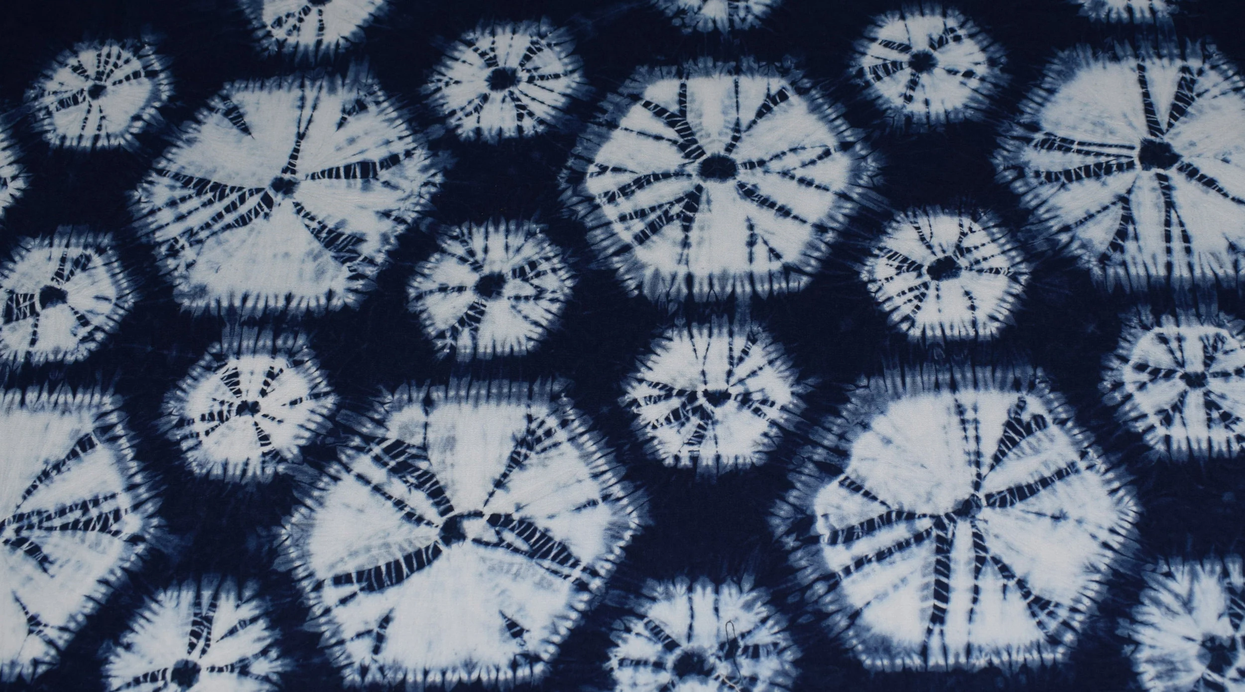 Maki-age shibori hexagons, dyed with Japanese indigo, 10 dips