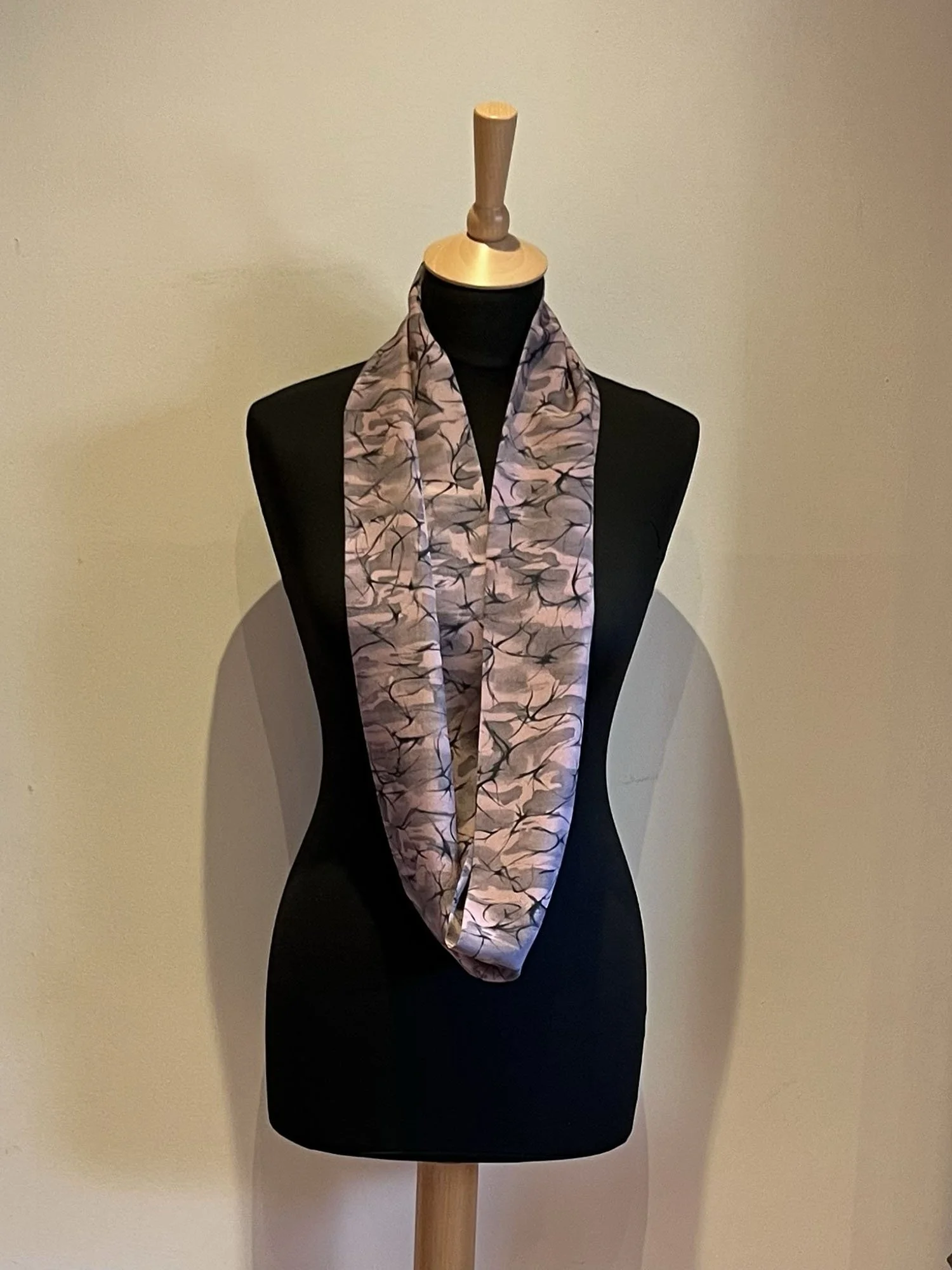 Stylish vintage kimono silk loop scarf - lilac with grey and black swirls - SMALL MEND