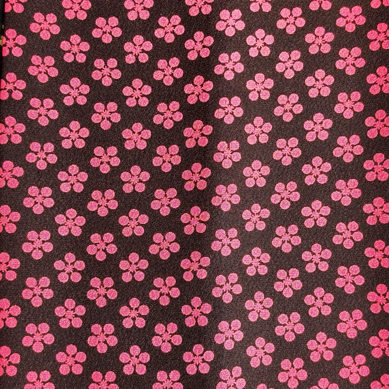 VS418-Kimono-silk-loop-scarf---closeup.jpg