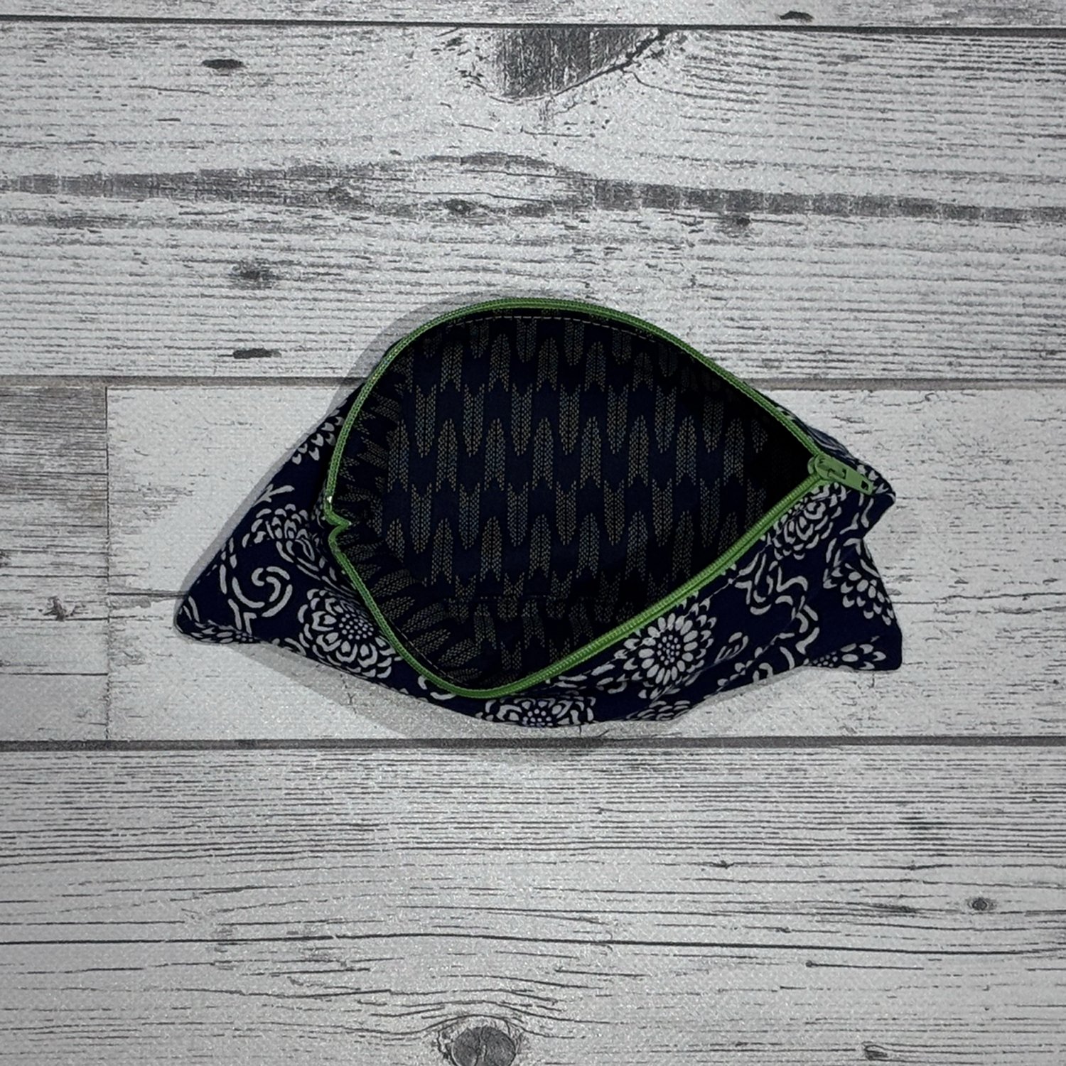 Romor Designs zipper pouches - stencil flowers green zip - cream yabane arrowheads inside.jpg