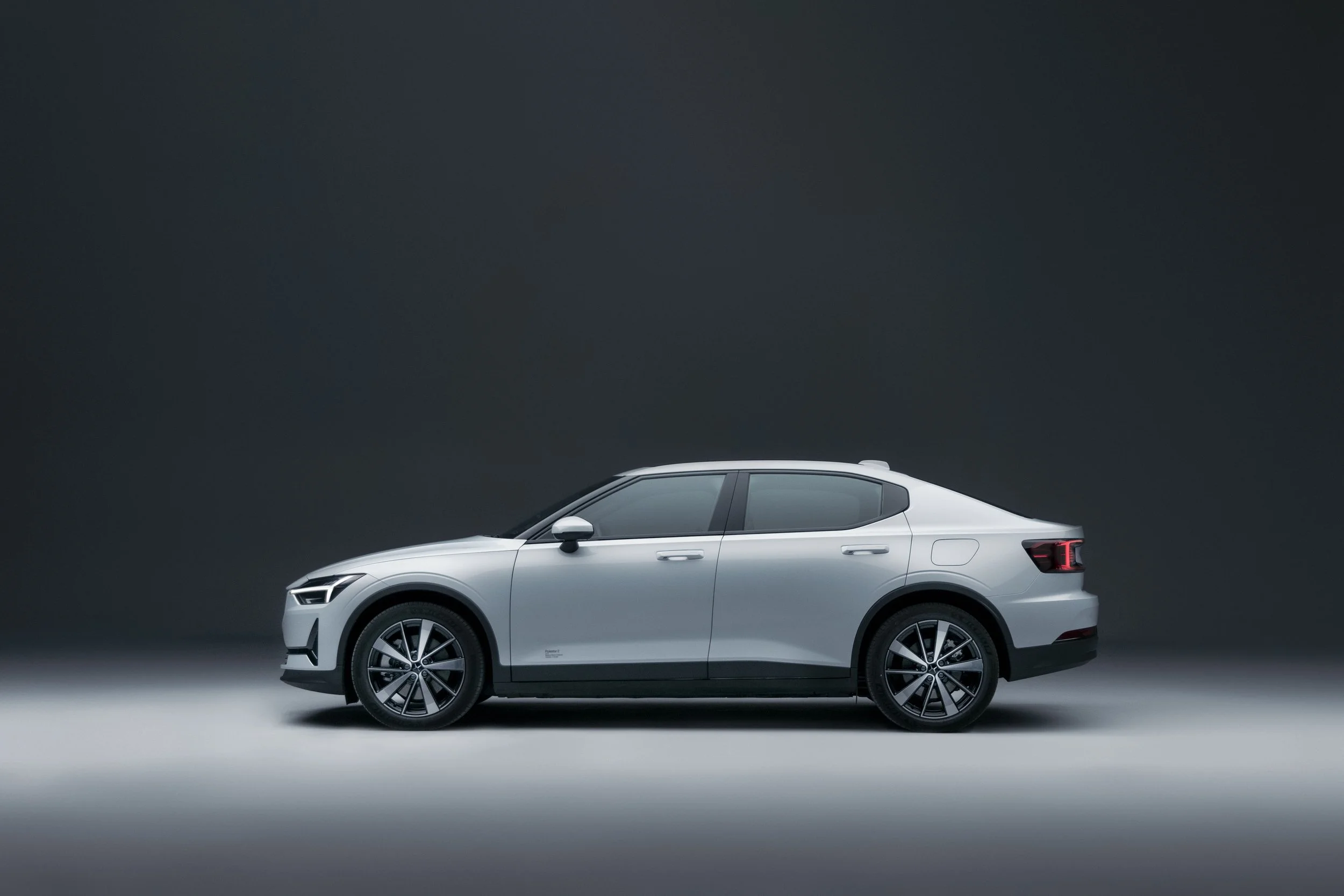Polestar_2-2.jpg
