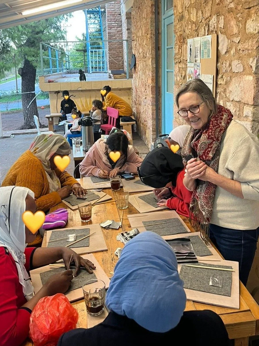 At Lighthouse Relief, we are committed to providing psychosocial support to people seeking refuge through sport, creative activities, and community connection. 

In December, we opened a new space for expression and reflection through art at the @sam