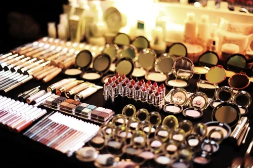 How To Get the Most From Your Makeup Shopping Trip