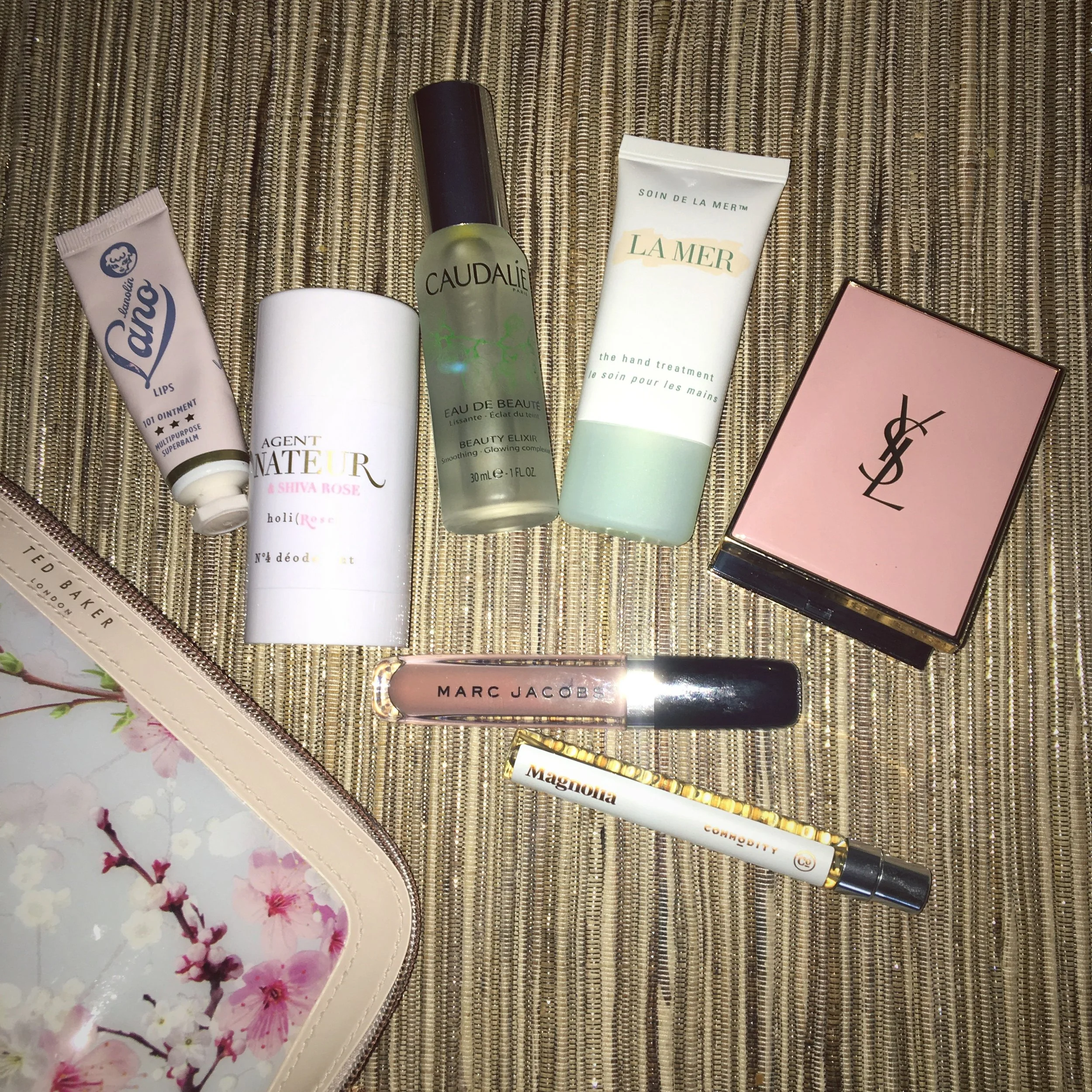 The Ultimate Wedding Touch Up Bag