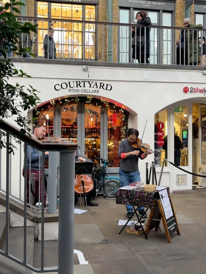 Friday after touching down in London Town. Dropped my luggage then the disco balls of Covent Garden summoned. Crossed Harrods off my list, then popped over to King's Cross and some Harry Potter magic. Enjoyed my first Christmas Sandwich, then back to