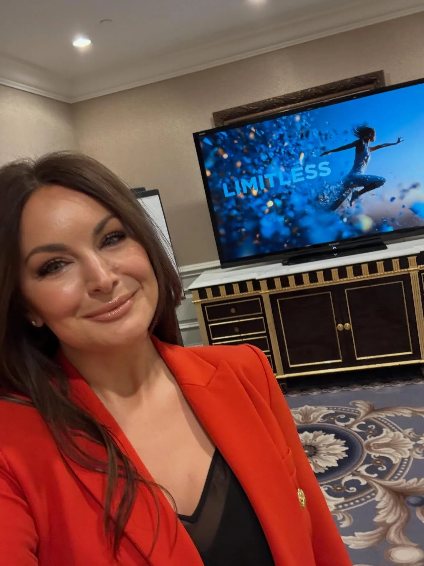 Huge week. Was a guest panelist at a conference for global general managers of a major pharma/medical device company. Found out I'd been divorced for a week and didn't even know. Got some pen!s pickle chocolate from across the pond. Enjoyed time with