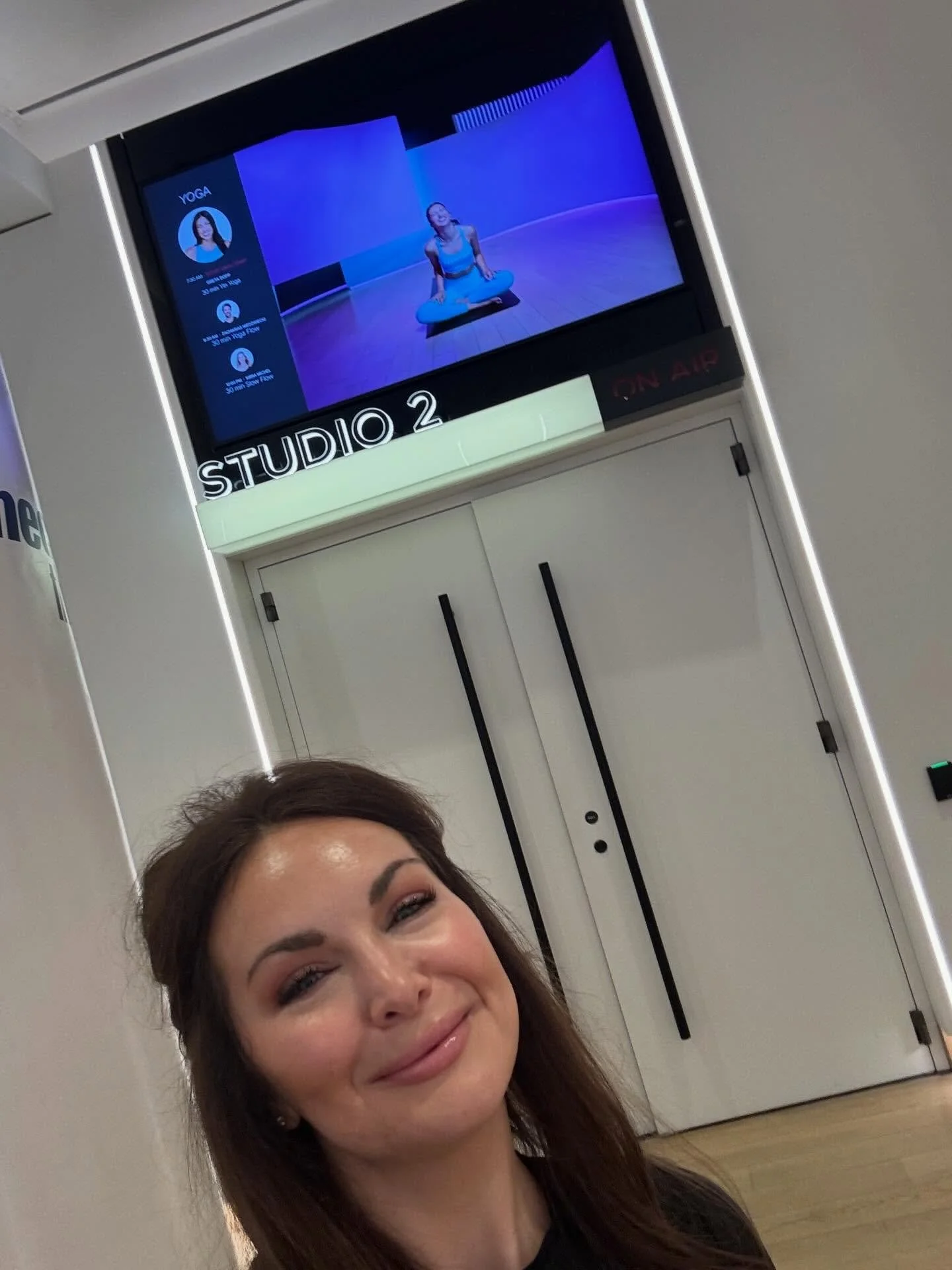 Never considered myself a Yogi - but after I saw how quickly it undid the damage I put on my body while marathon training, I made a commitment to practice yoga at least once a week this year. Grateful to get of the waitlist with glorious @gretadoppp!