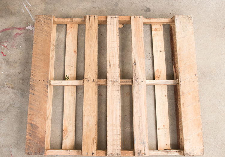 How to Build a Bee Garden from a Wood Pallet