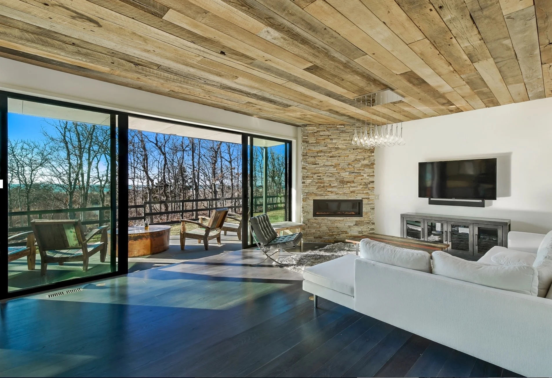 Living Room.jpg