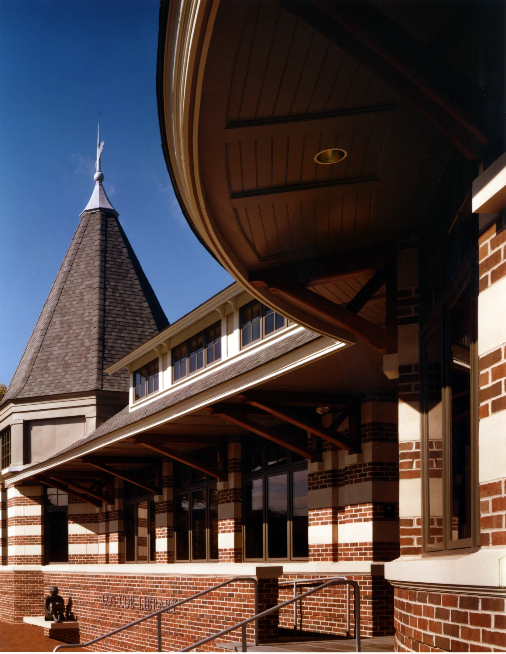 exterior .jpg