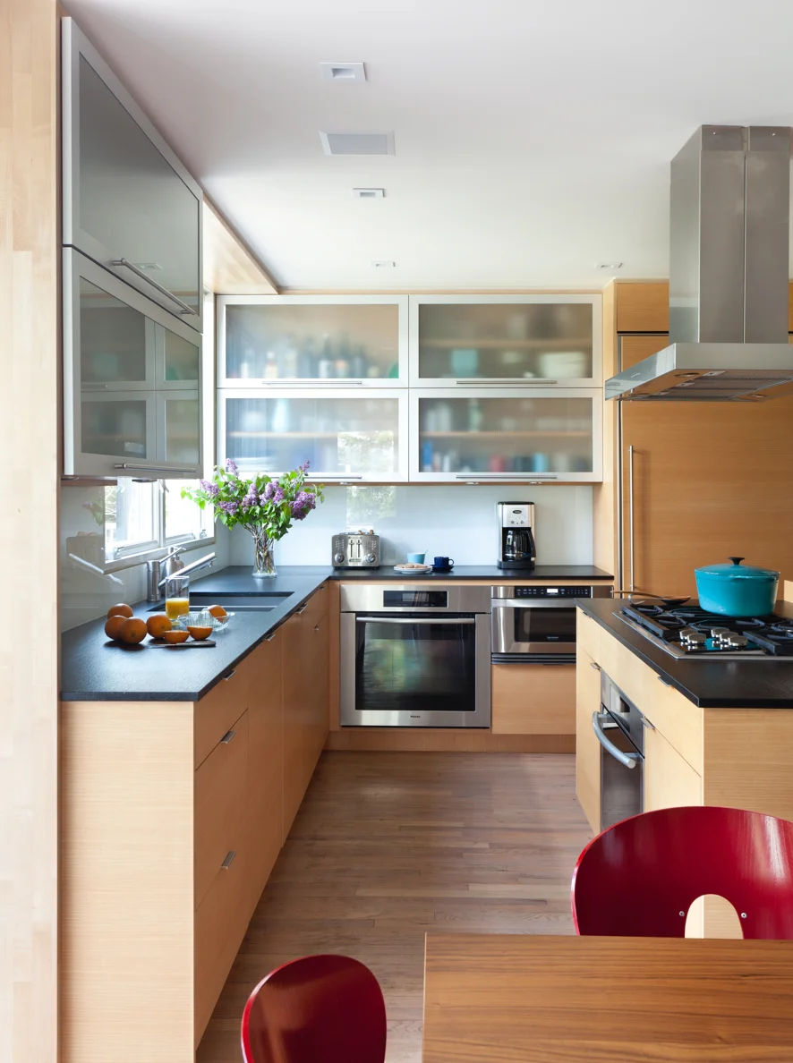KitchenWithWorkspace_144.jpg