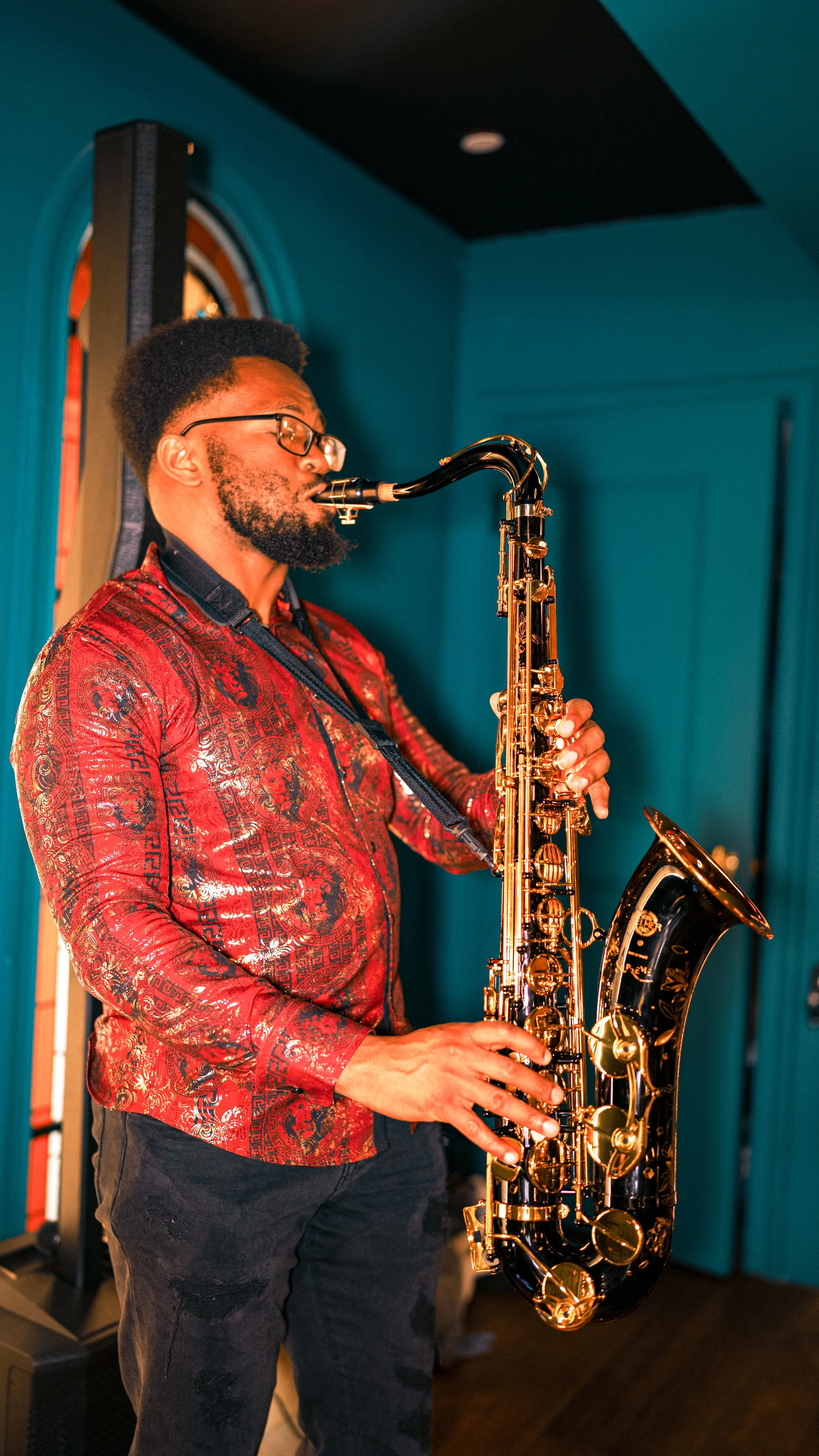  Ikechi Onyenaka live at Rex at The Royal in Philadelphia, Pennsylvania. 