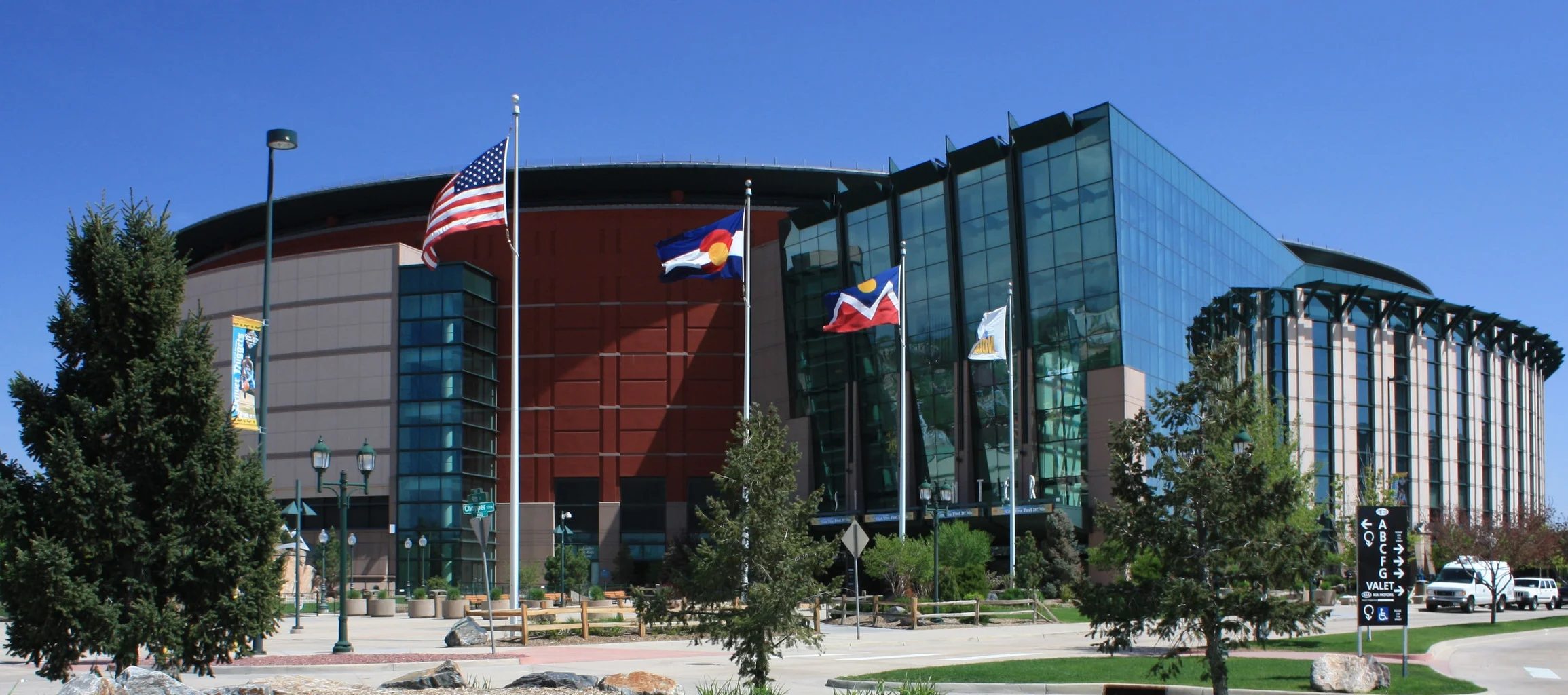 Pepsi_Center,_Denver.jpg