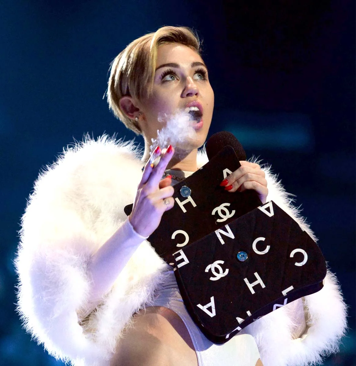 Miley Cyrus - 2013