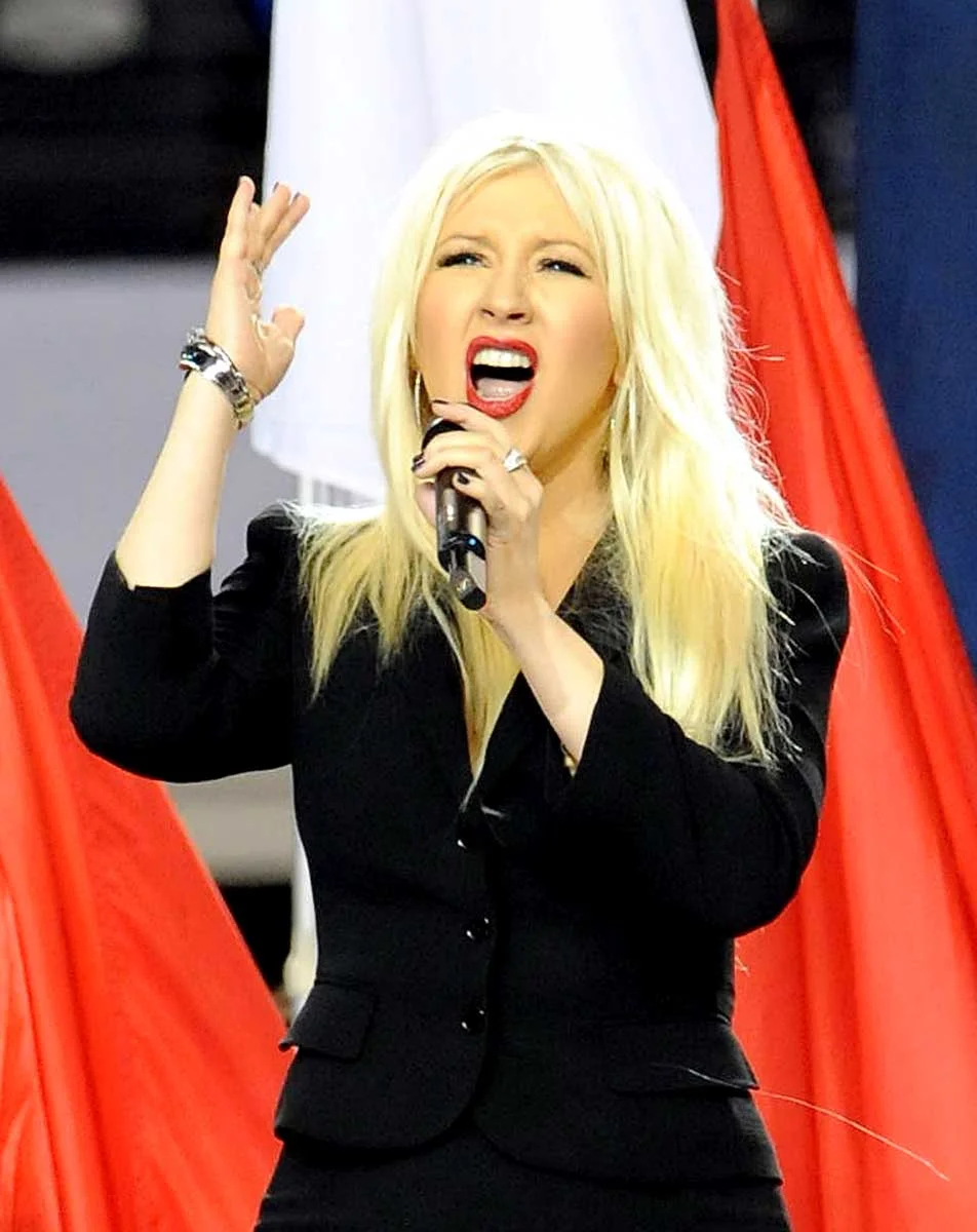 SingerChri_Kravi_63337970_Max.jpg