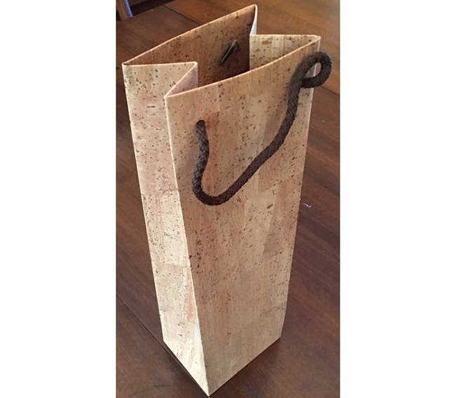 lg_cork-bottle-gift-bag.jpg