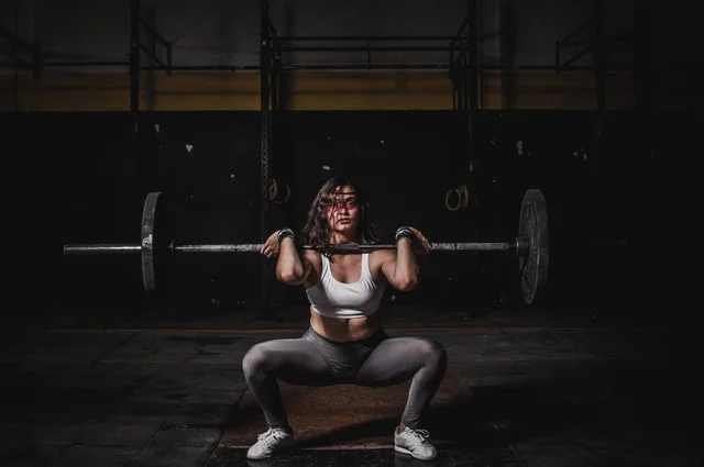 athlete-barbell-body-1552249.jpg