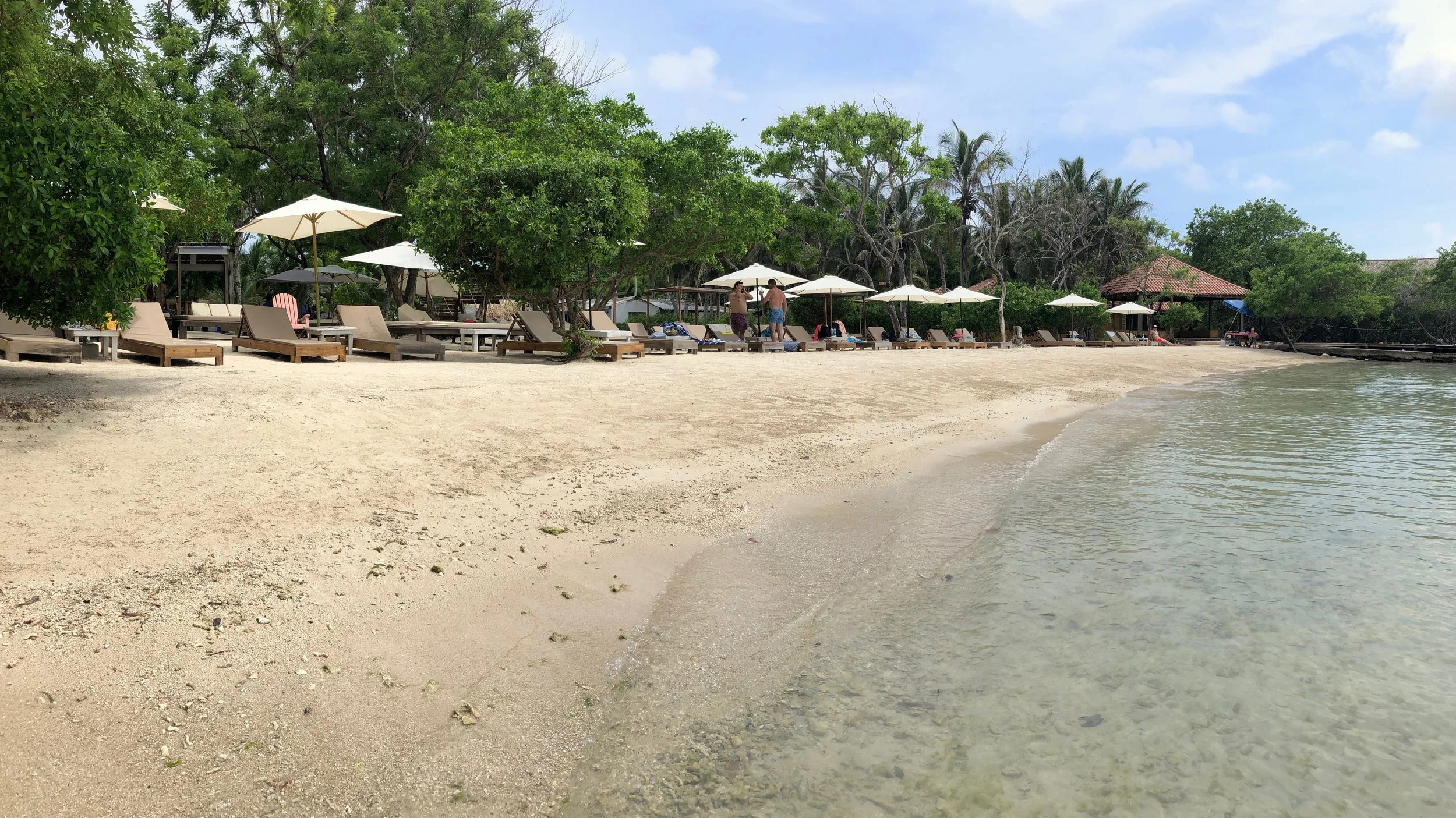 The beach at Islabela.