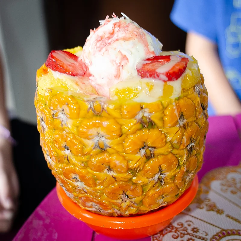 Oro miel piña (honey gold pineapple) dessert in Girón.