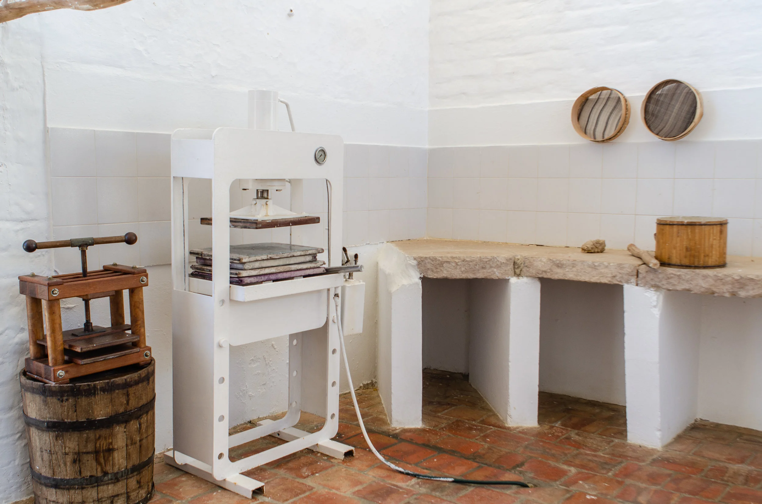 Paper-making establishment in Barichara.