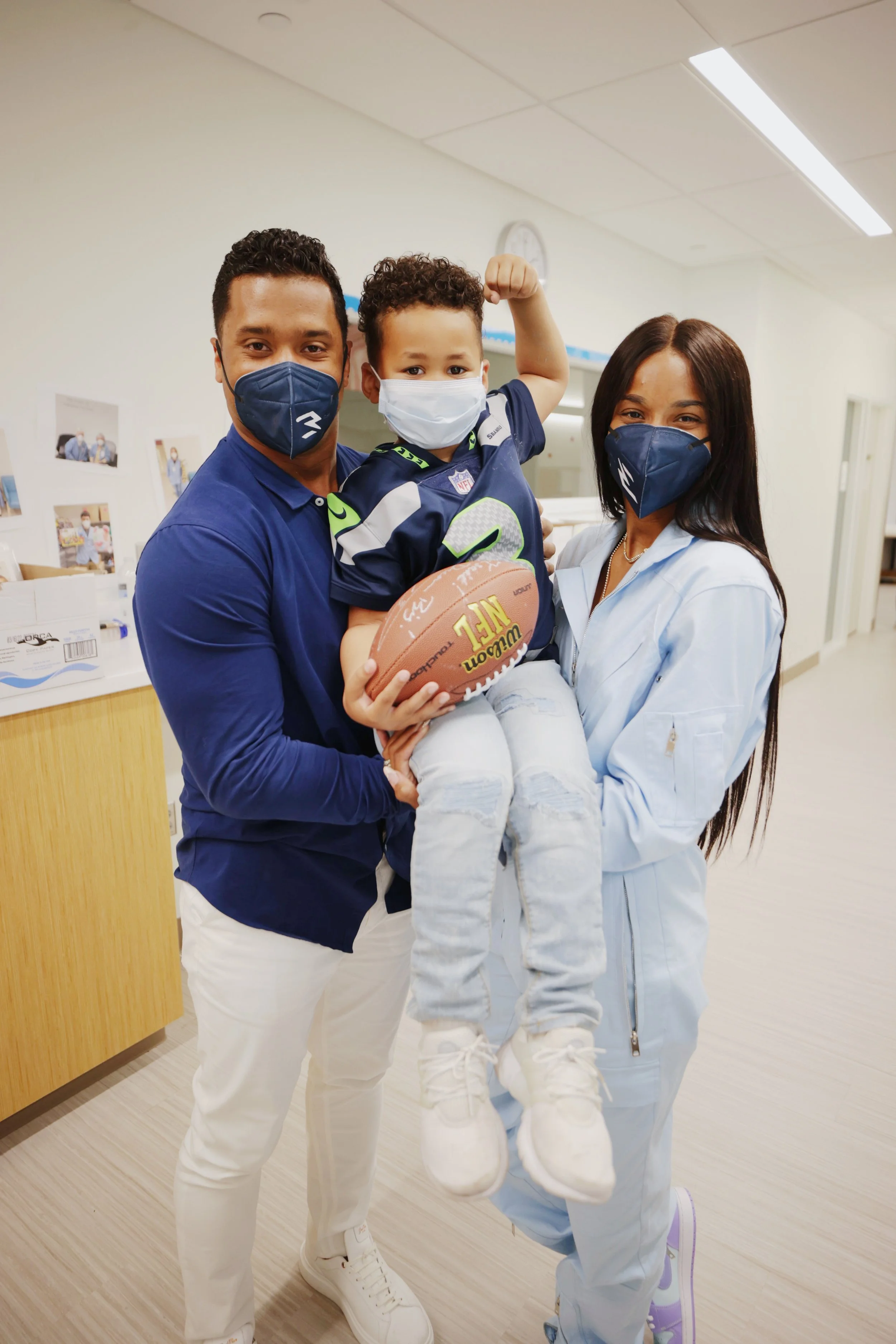 Russell Wilson & Ciara Receive 2022 Paul G. Allen Humanitarian Award