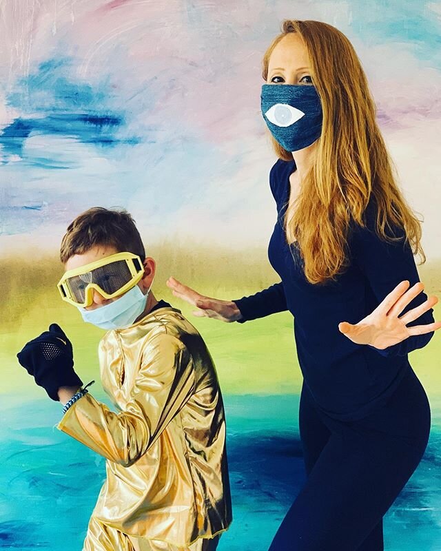 Happy Mother&rsquo;s Day ! Pandemic Mother&rsquo;s Day celebration!
#mothersday#fitmom#ctliving#hasmatsuit#wearingmasks#momlife @dendronbodywork