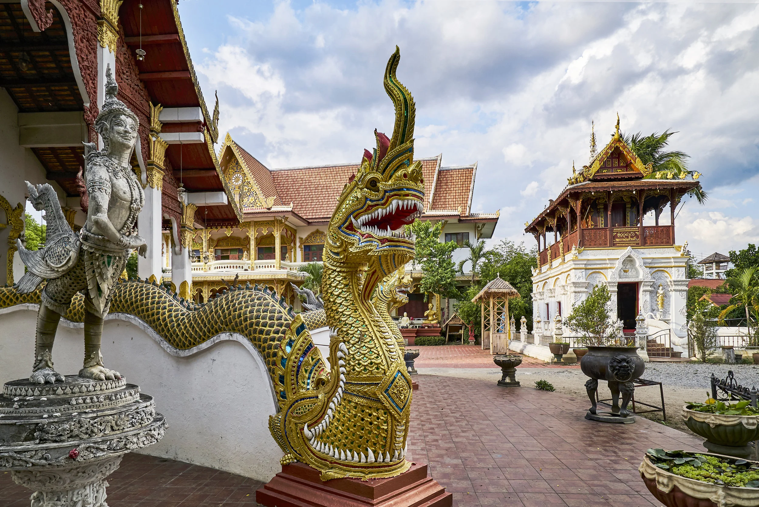 I’m purposefully not disclosing the location of this temple, so that when YOU co to Chiang Mai, you might walk or ride around and discover it on your own